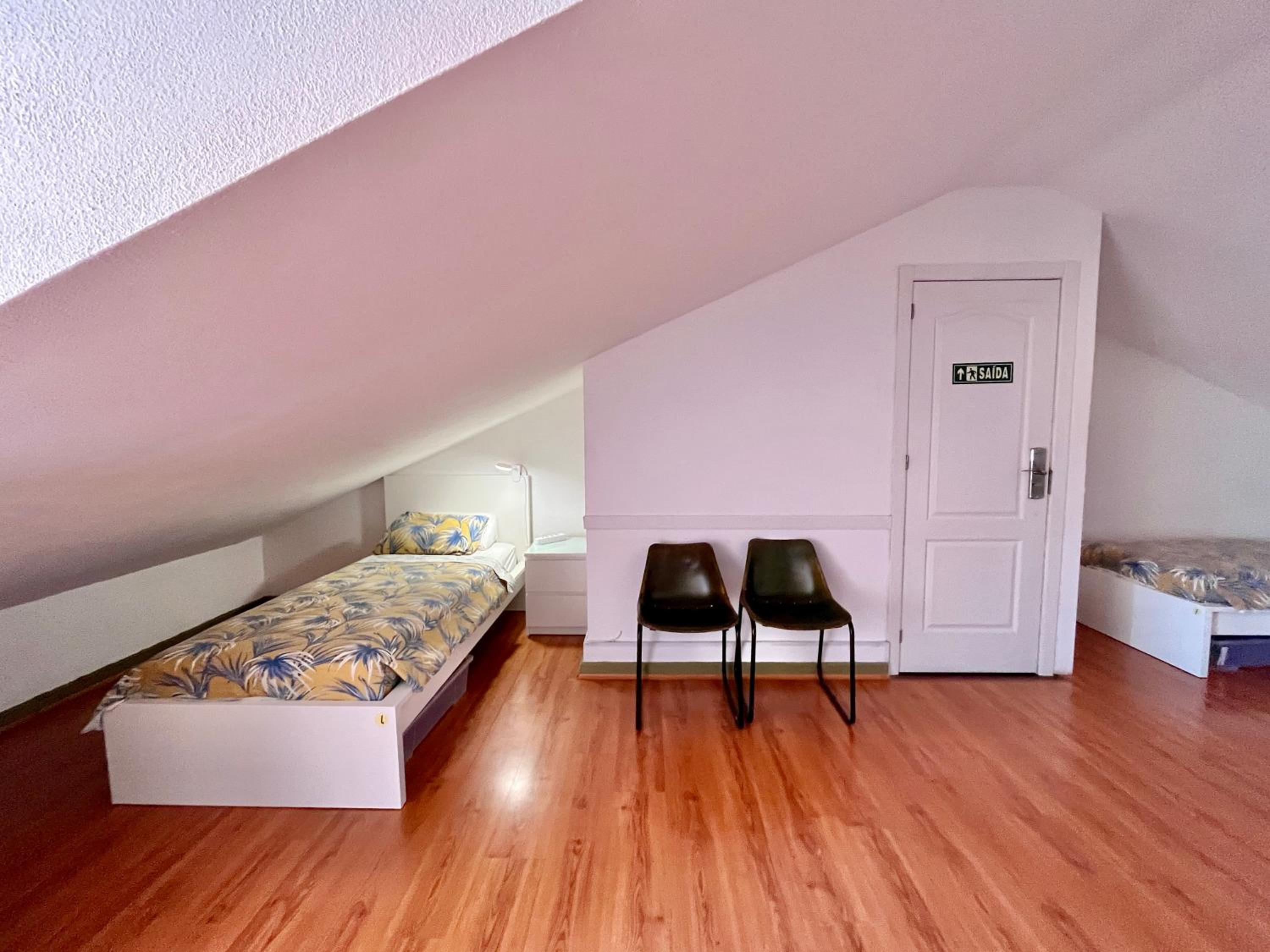 Ljmonade Hostel