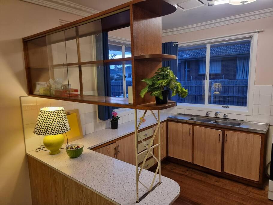 Two Pines, whole home in Tullamarine near airport!