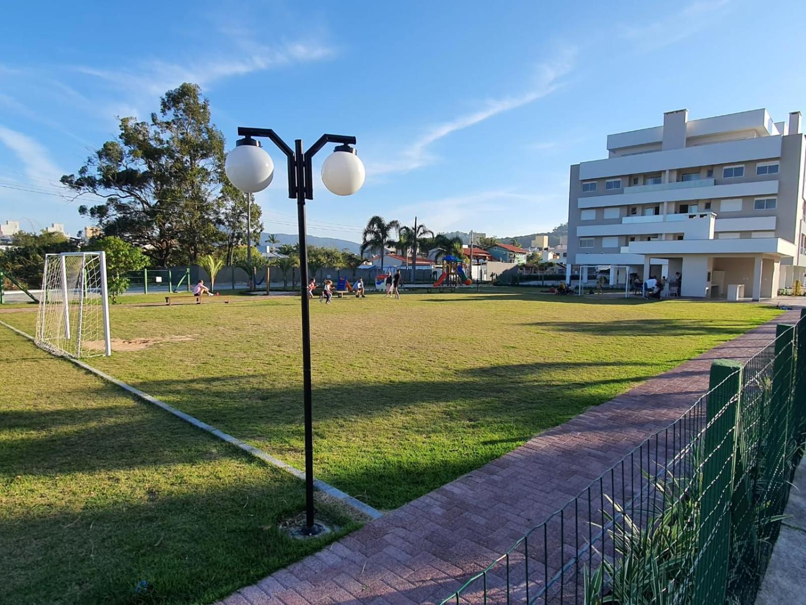 Apto Lindíssimo Cannes Club Residence, com piscina, próximo à praia