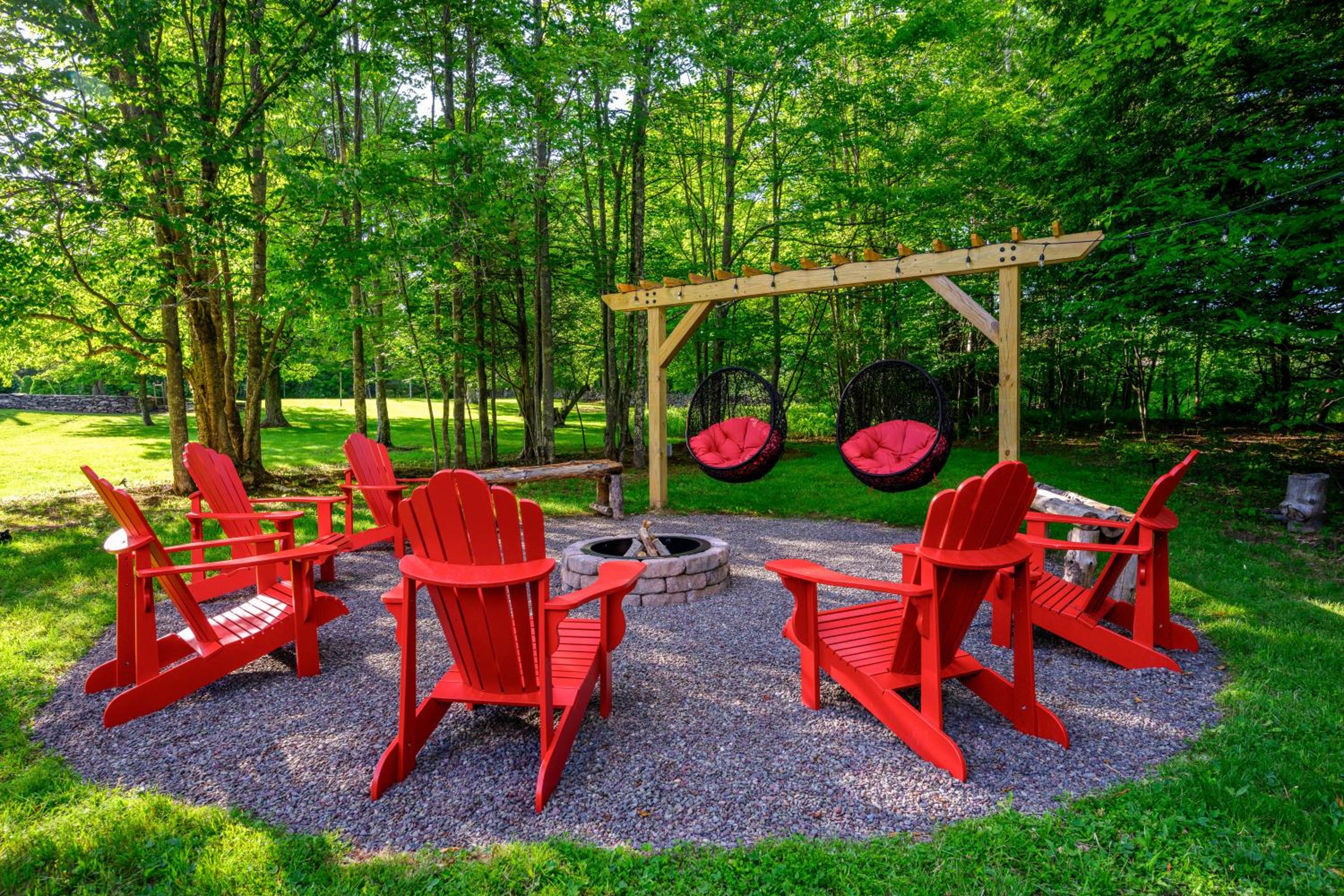 Mountain Blue Vista - Hot tub, Firepit, 10 acres, perfect location! view 4