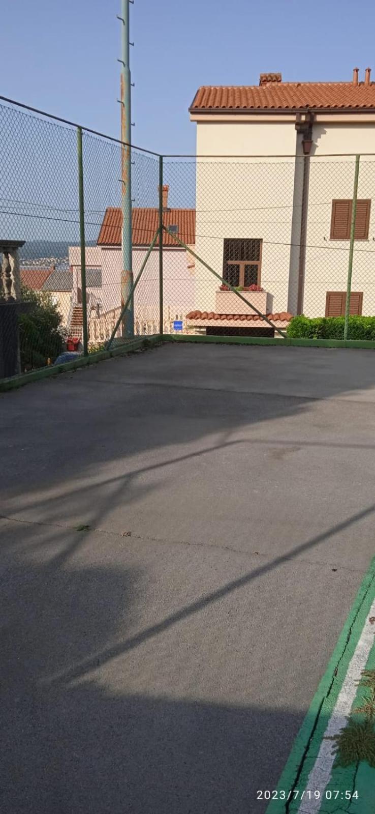 Photo 33