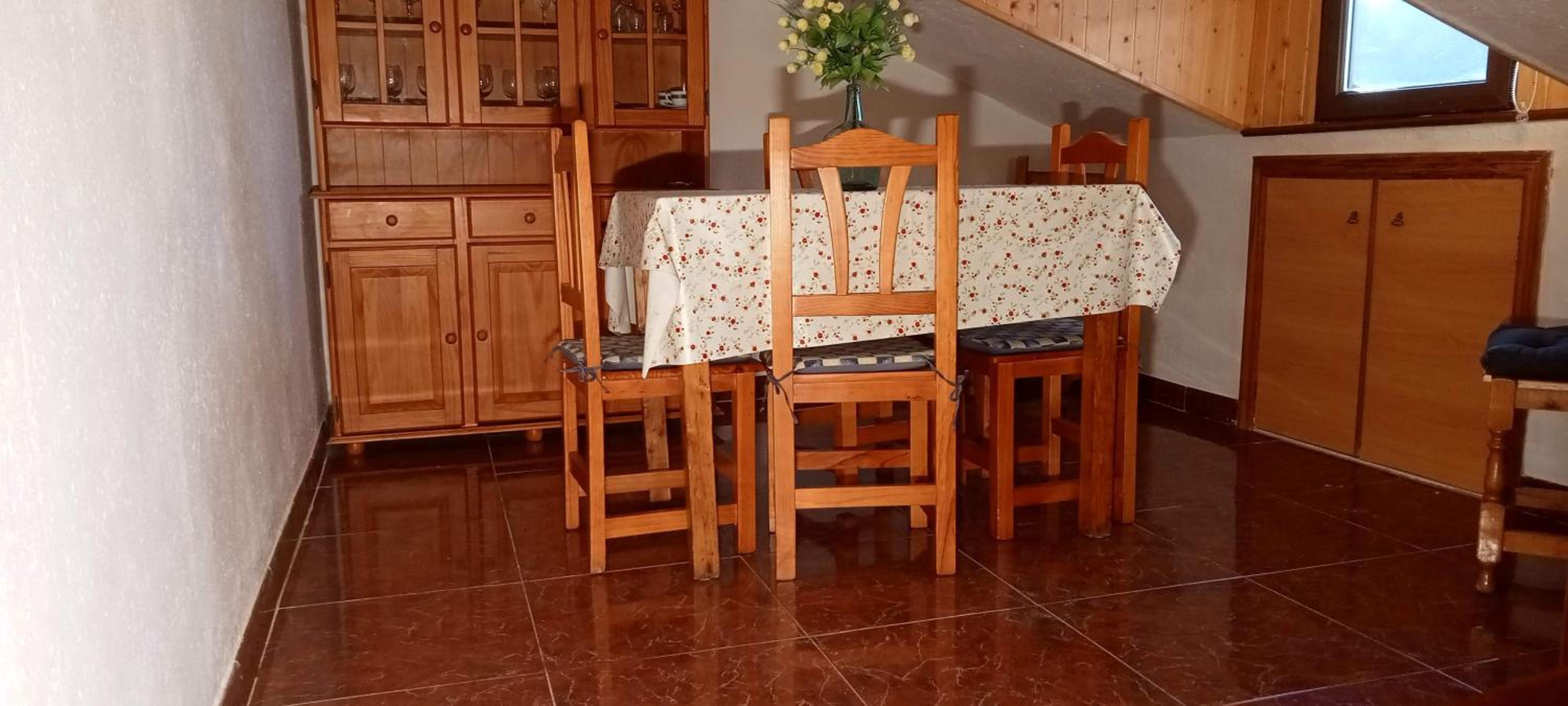 Apartamento abuhardillado en pueblo asturiano