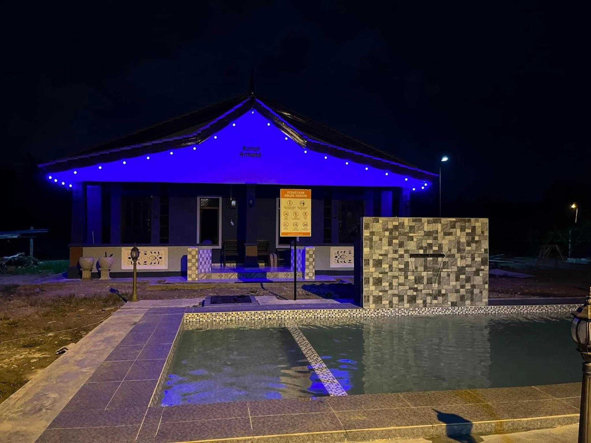 Rumah Armand Studio Family with Swimming Pool Pengkalan Balak Tg Bidara Masjid Tanah Melaka photo 4