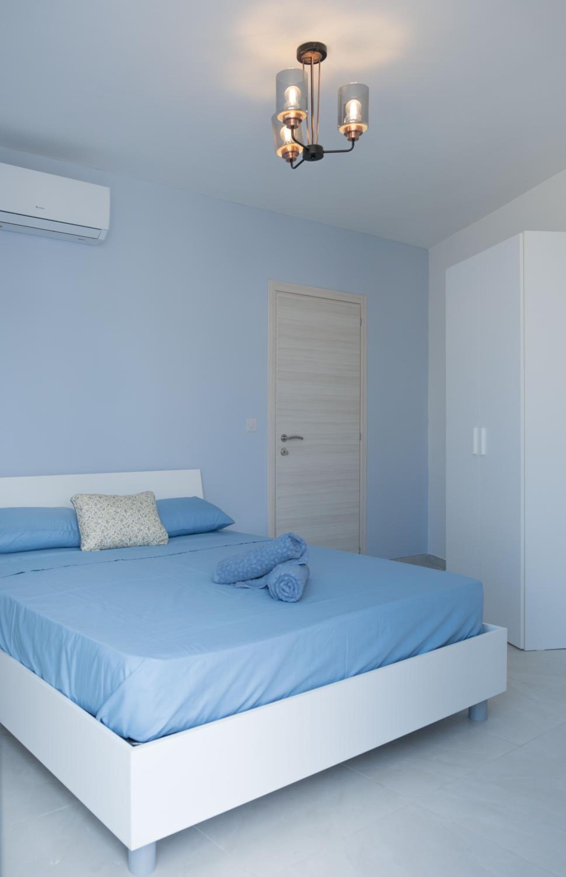Side-seaview apartment near beach and close to St. Julians view 3
