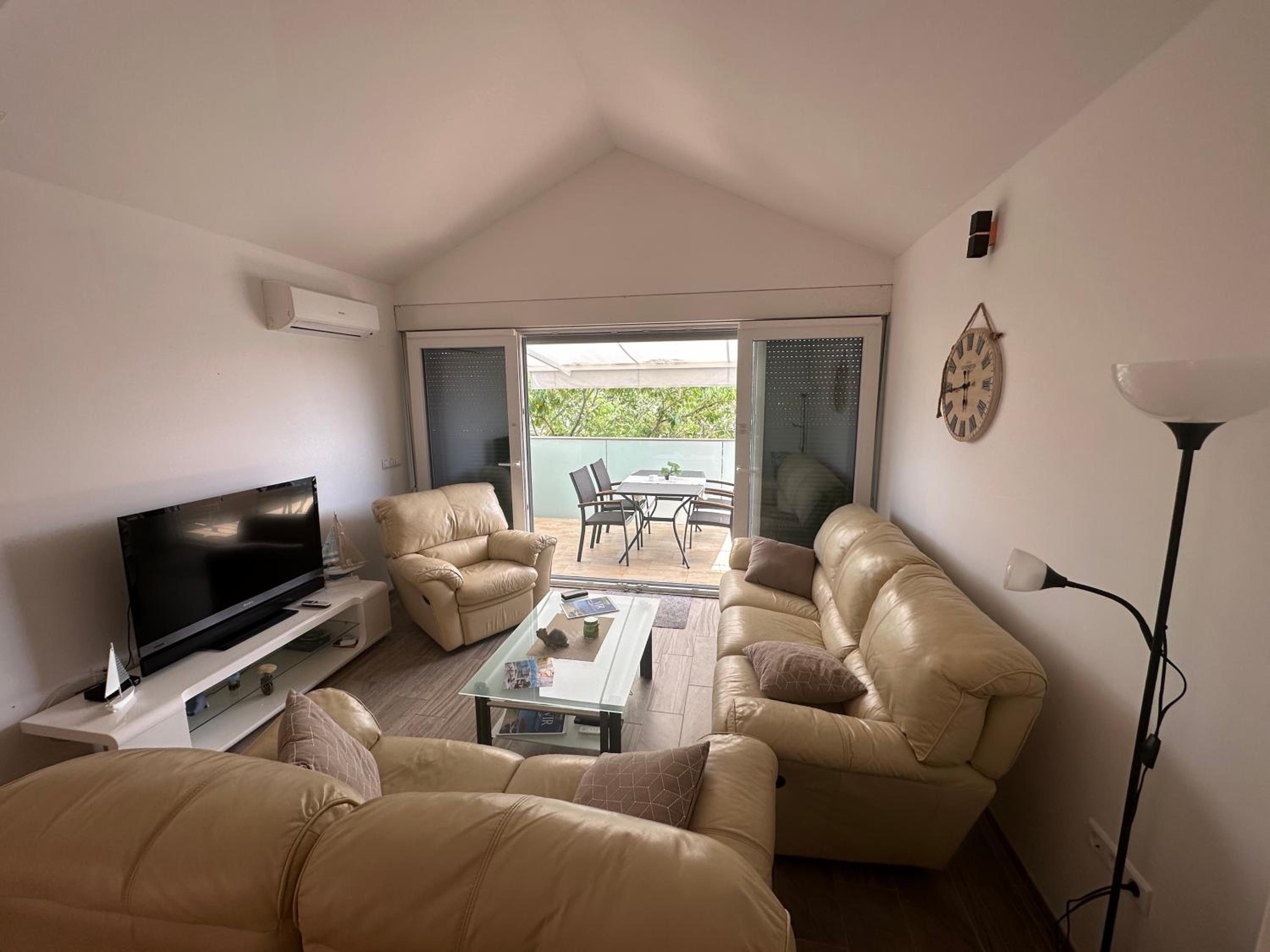 Harmony VIR Luxuriös ausgestattete Ferienwohnung mit 65m2 view 2