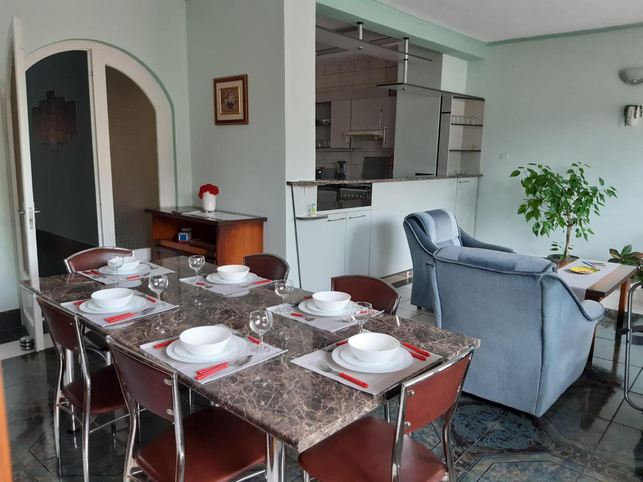 Ten's Apartment - spatios si linistit