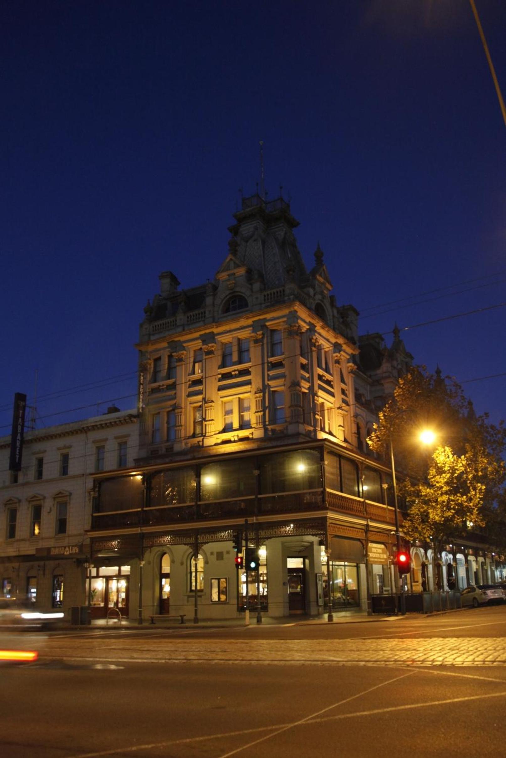 Bendigo Vacations - The Hotel Shamrock - Property Image 1