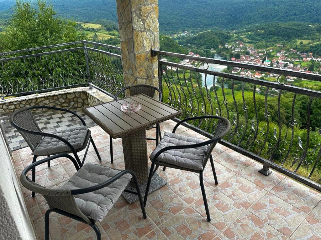 Villa Ostrovica