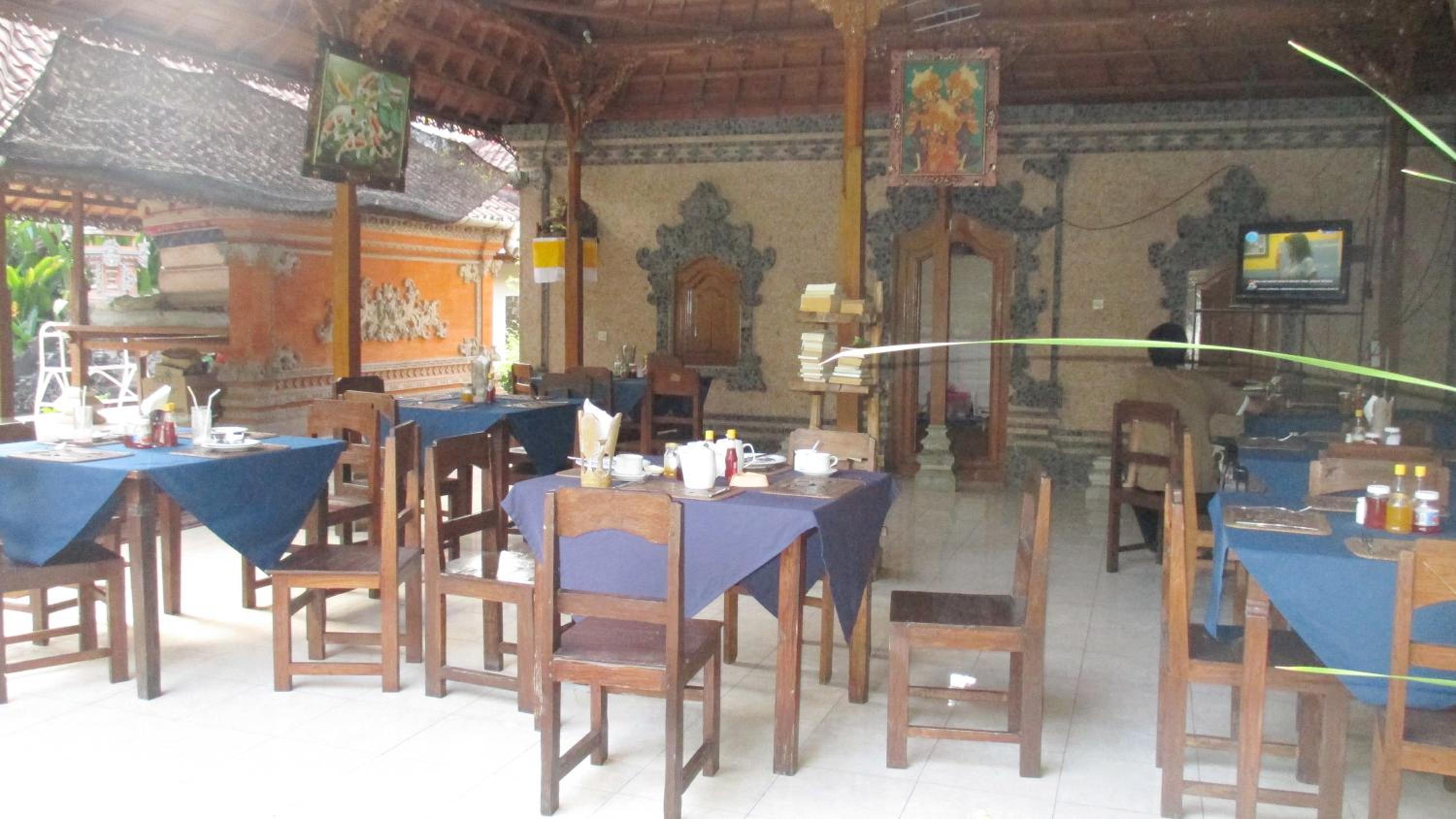 Adus Beach Inn