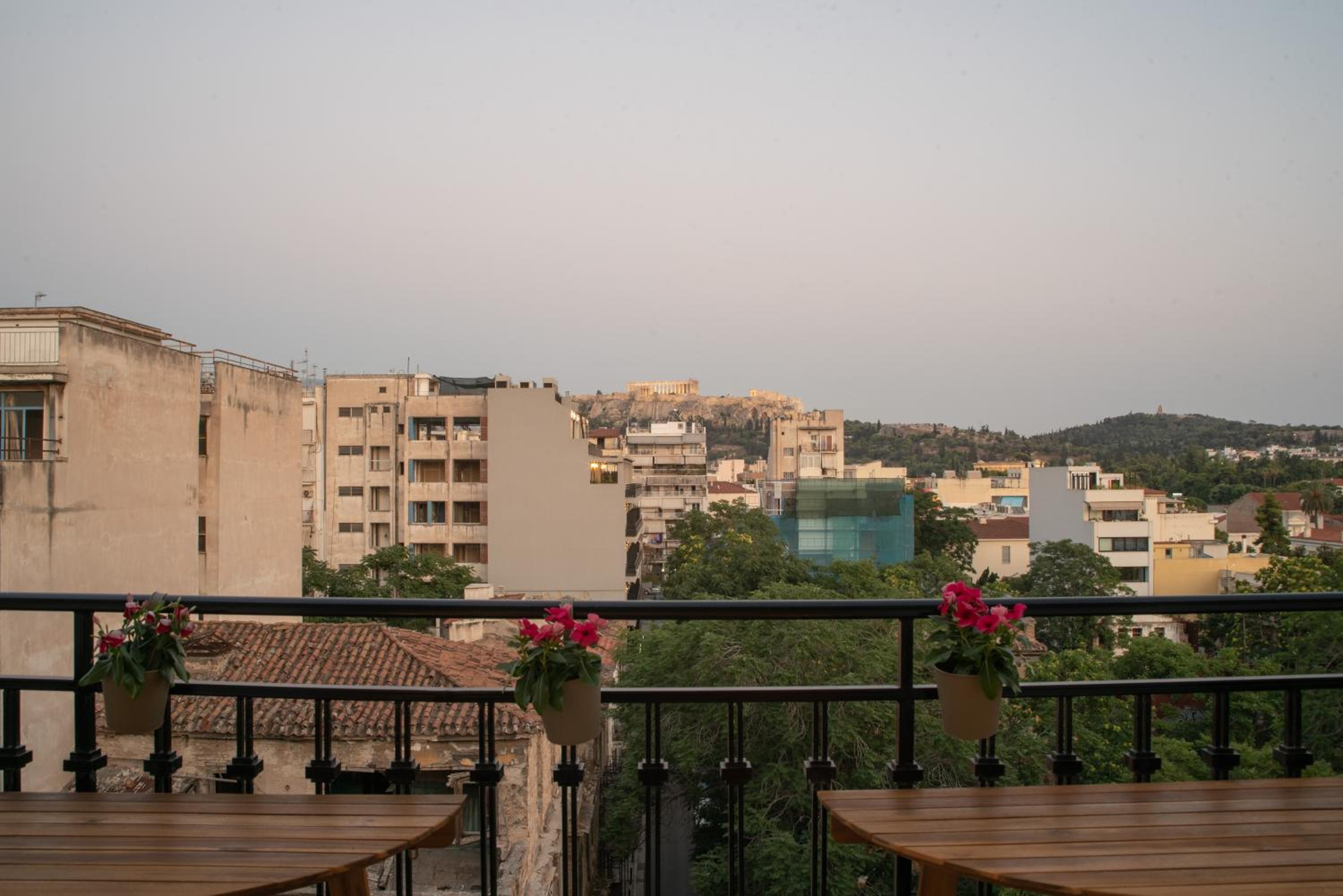 Stunning Acropolis View - 500m Metro - At Historical Center