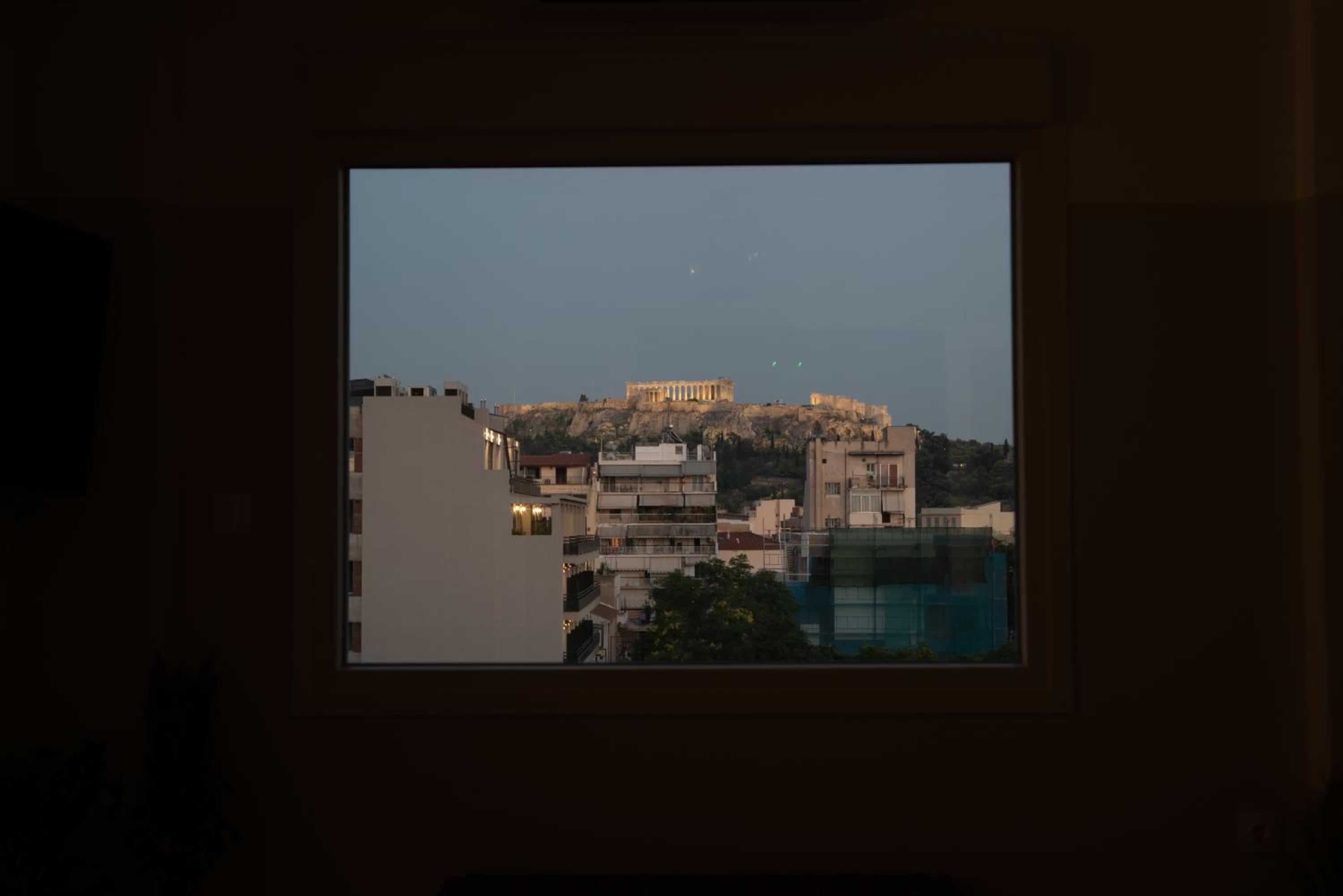 Stunning Acropolis View - 500m Metro - At Historical Center