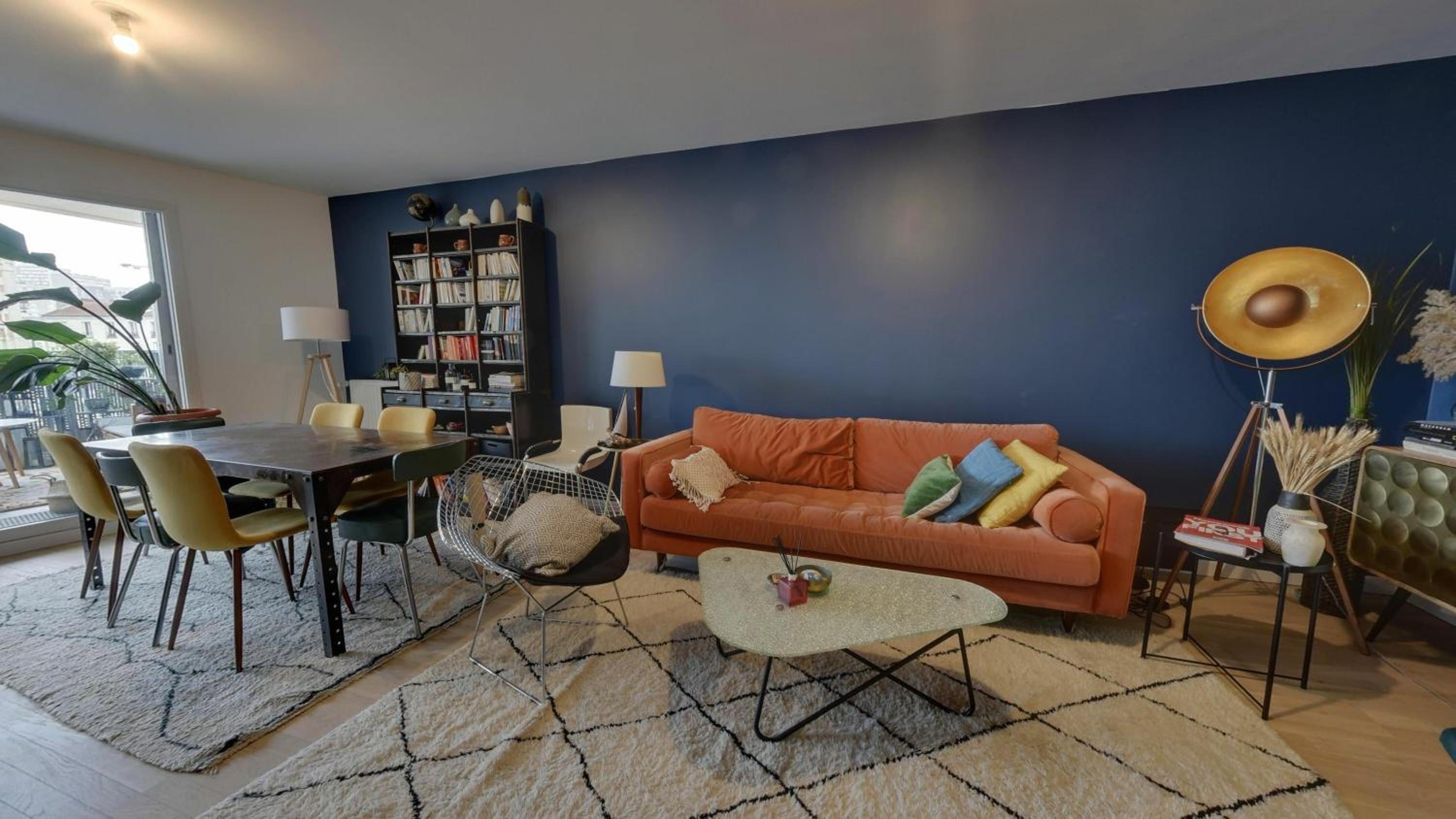 Modern Spacious flat with Terrace, Parking near Metro
