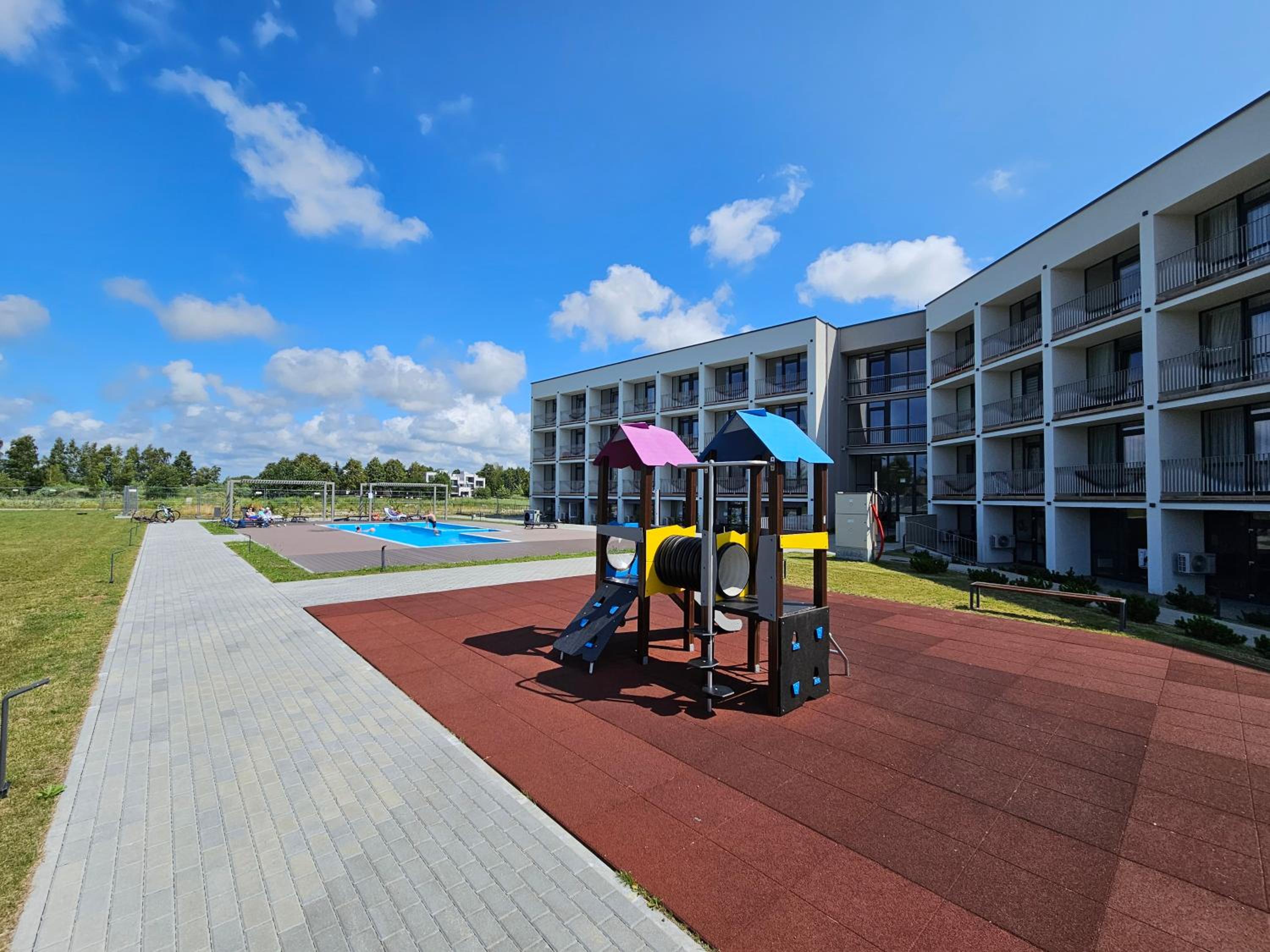 Mindaugo apartamentai su šildomu baseinu, sporto sale, vaikų kambariu, work zona view 3