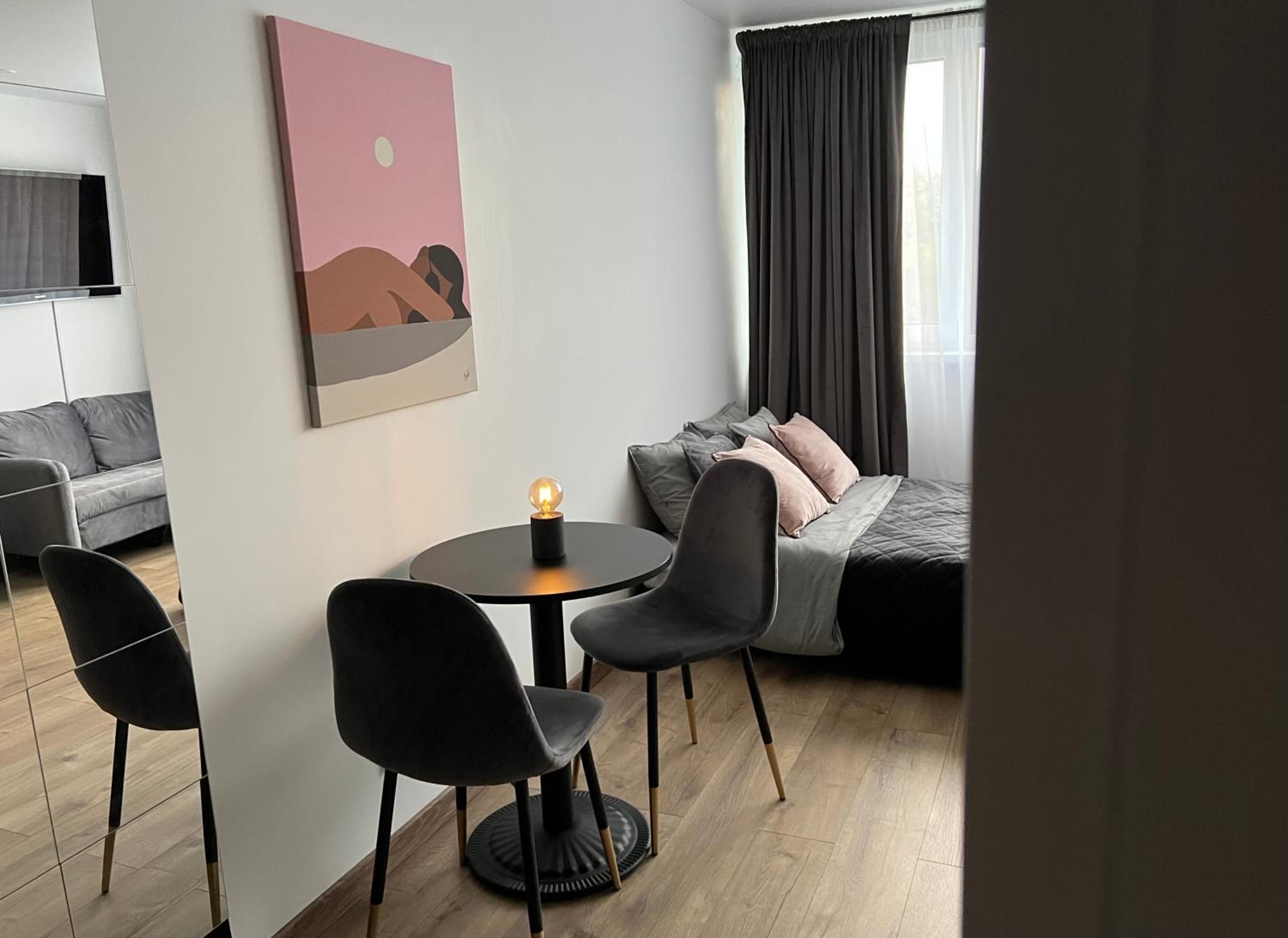 111 Studio Apartment near Old town view 3
