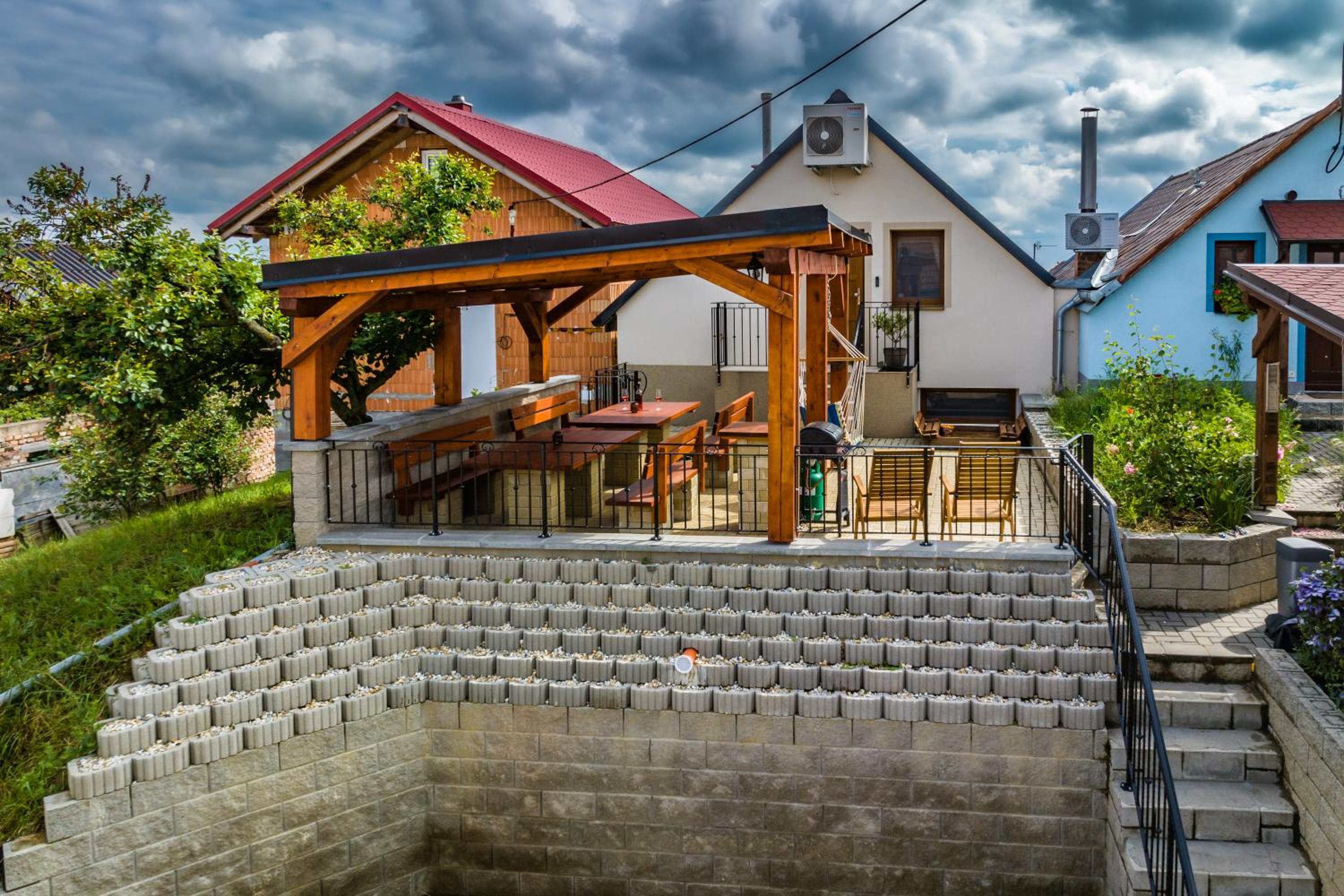 Vinoza - ubytování a vinný sklep Velké Bílovice Rulandová