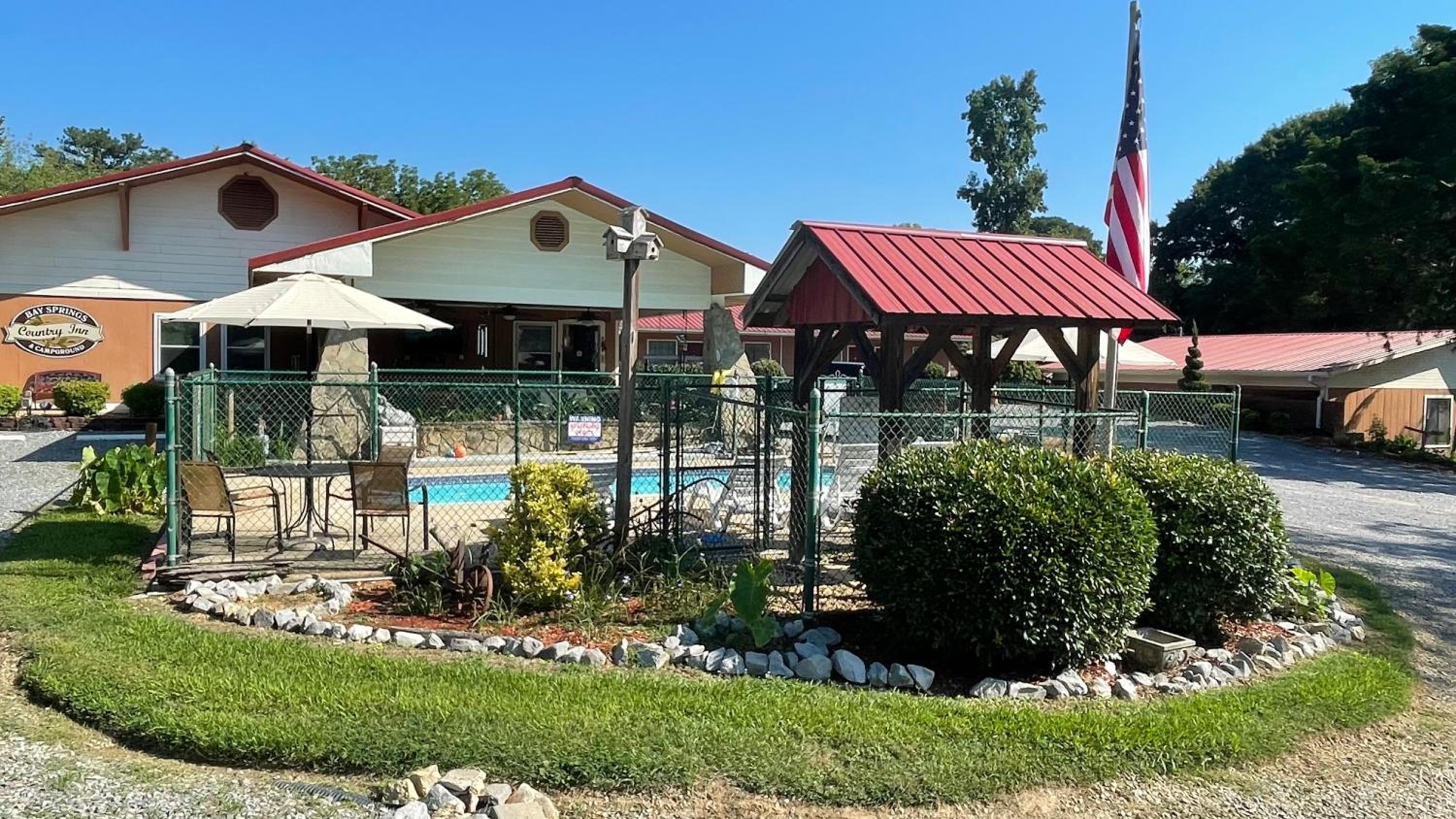 Bay Springs Country Inn & Marina view 2