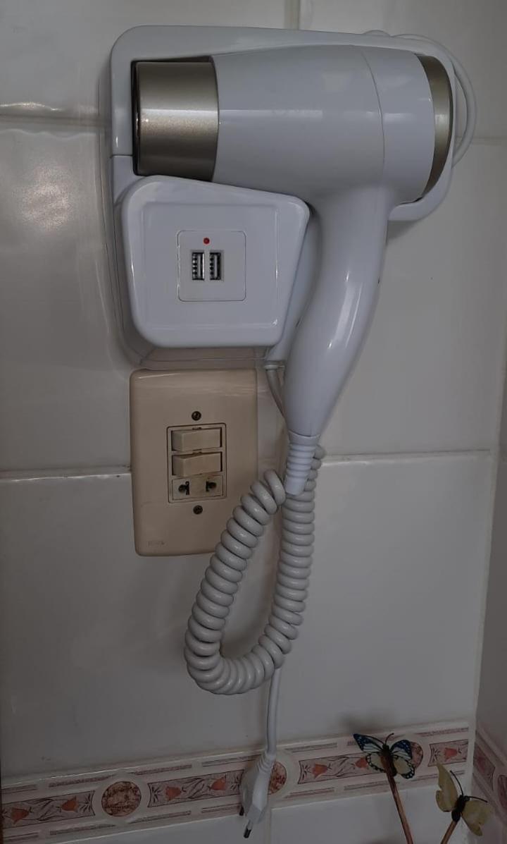Apartamento com piscina, 300m da praia