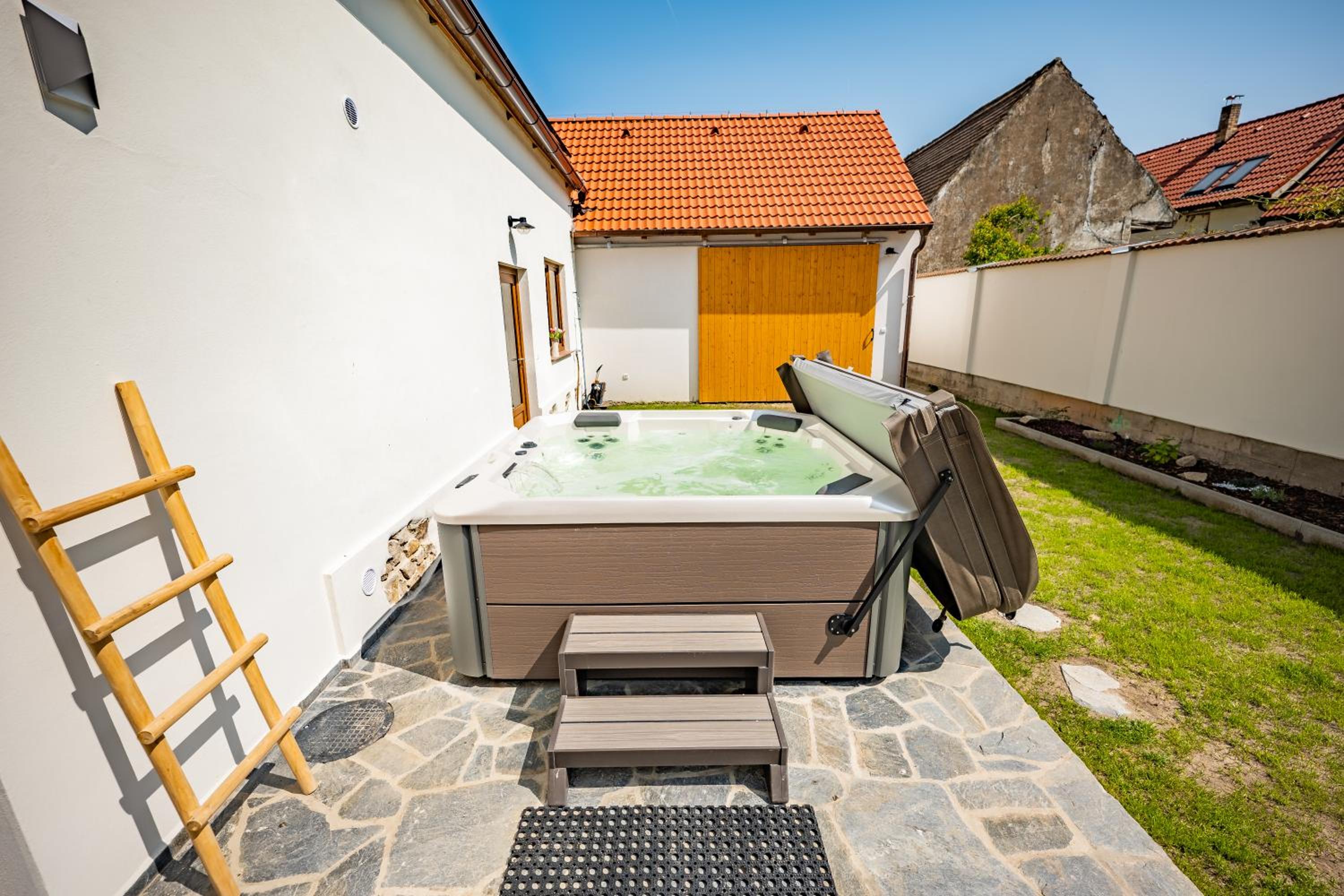 Wellness zoo apartmány Lhota