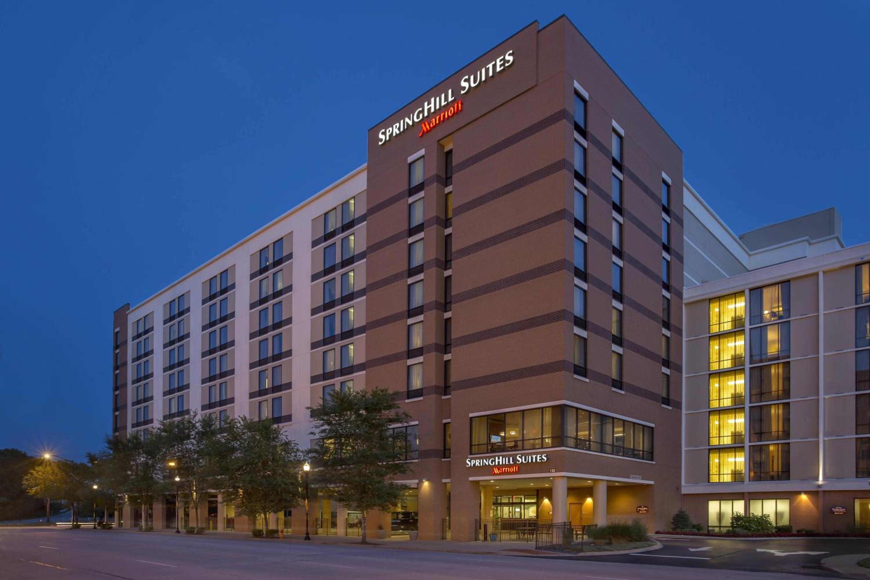 Hotel SpringHill Suites Louisville Downtown - Image 1