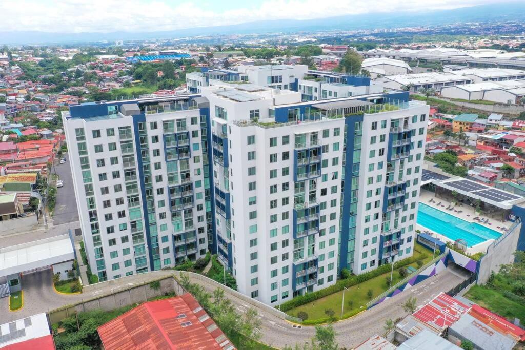 New Luxury Apartment 12th Floor