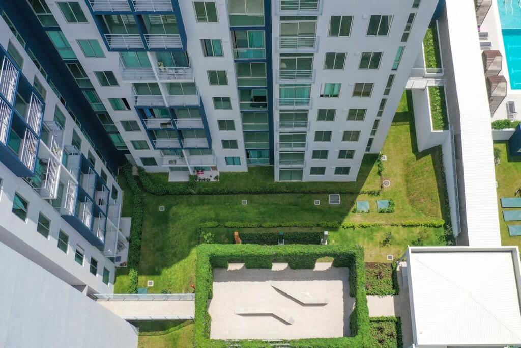New Luxury Apartment 12th Floor