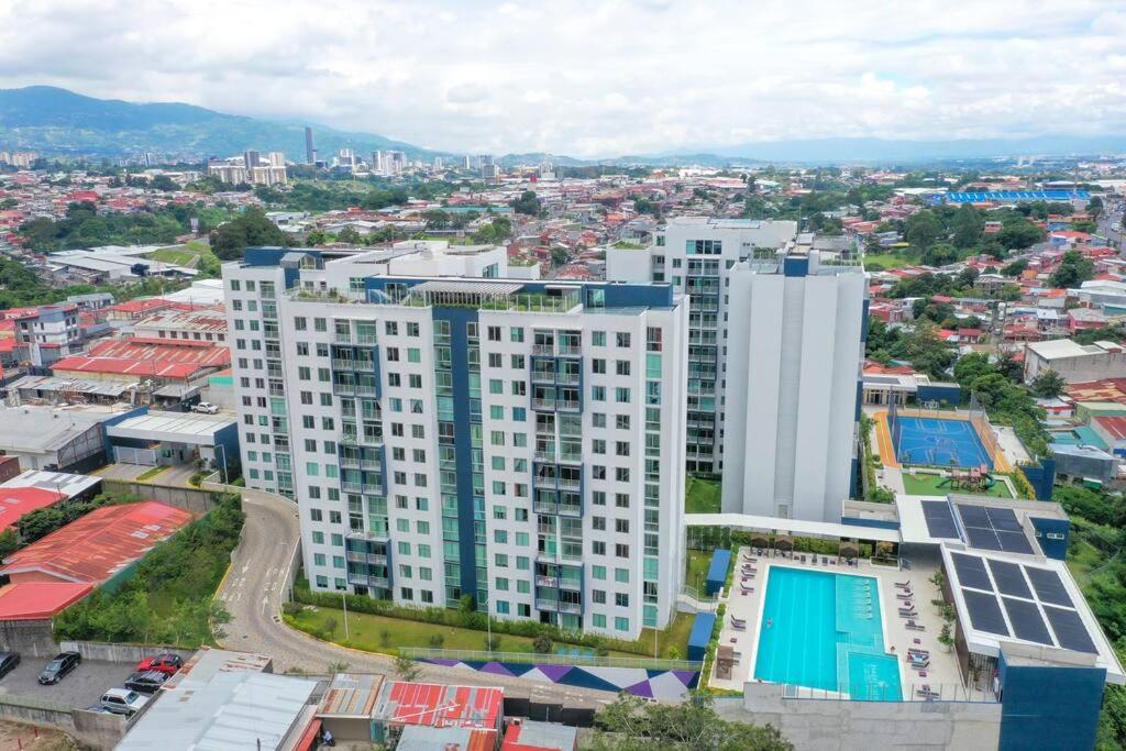 New Luxury Apartment 12th Floor