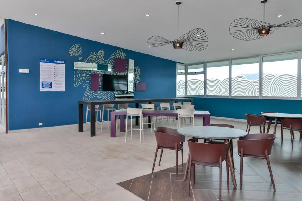 New Luxury Apartment 12th Floor