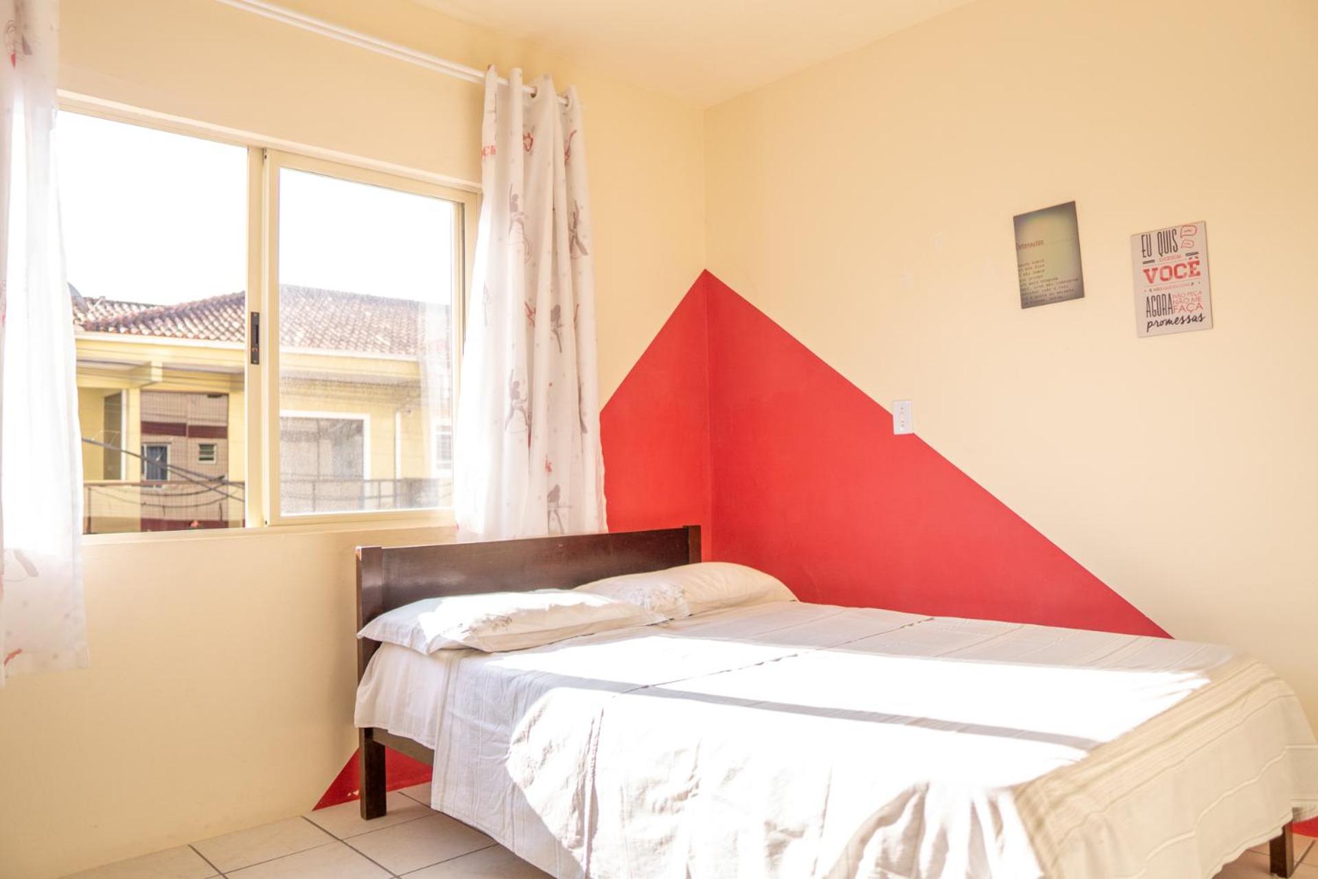 Apartamento a 50m da praia da Enseada - 3 quartos