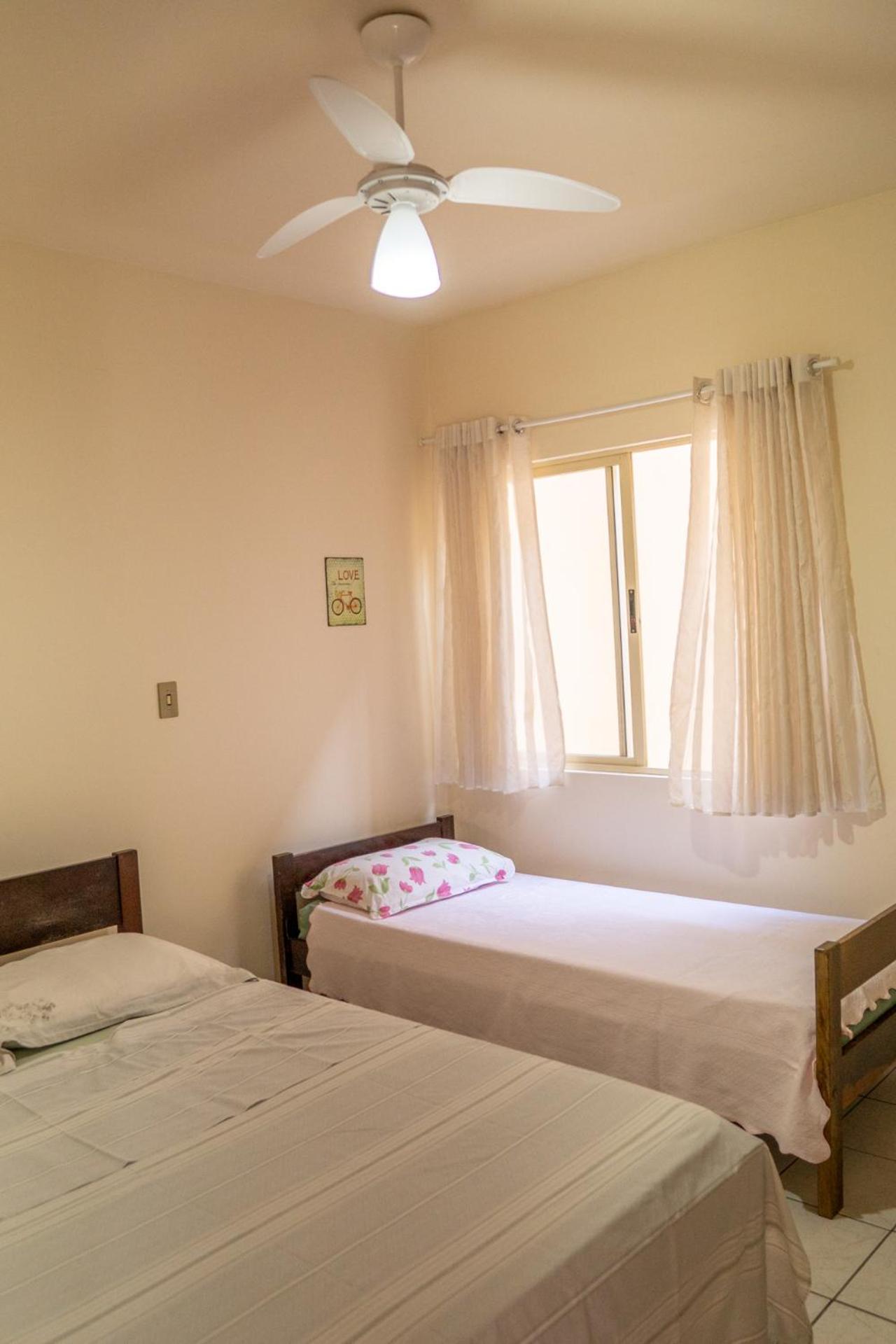 Apartamento a 50m da praia da Enseada - 3 quartos