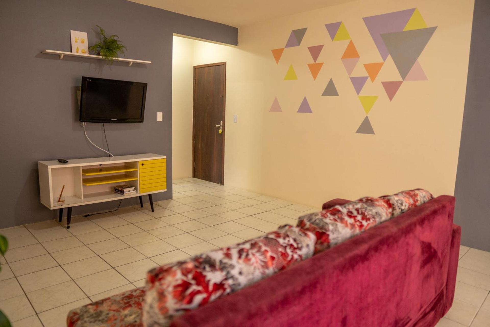 Apartamento a 50m da praia da Enseada - 3 quartos