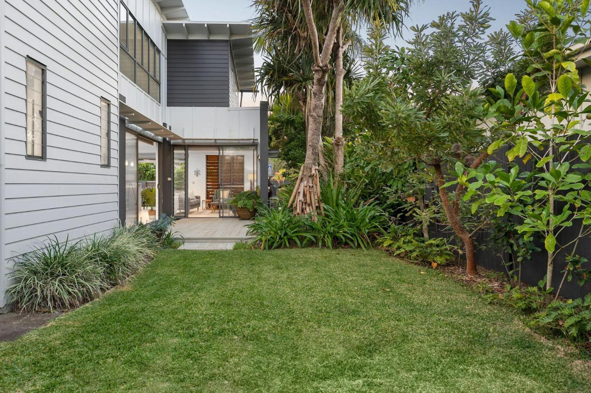34 Boardrider Crescent