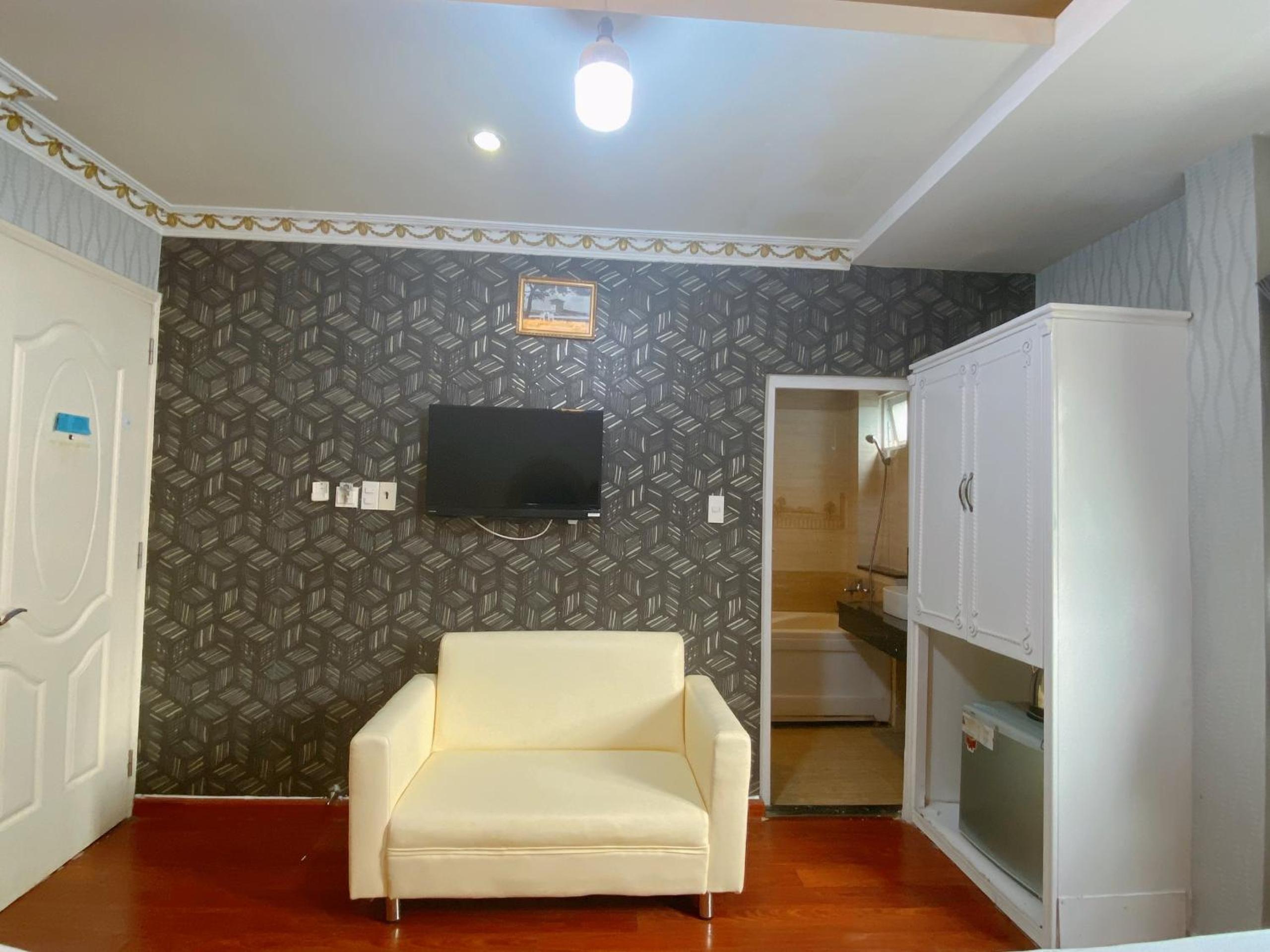 CROWNE BUI VIEN Hotel