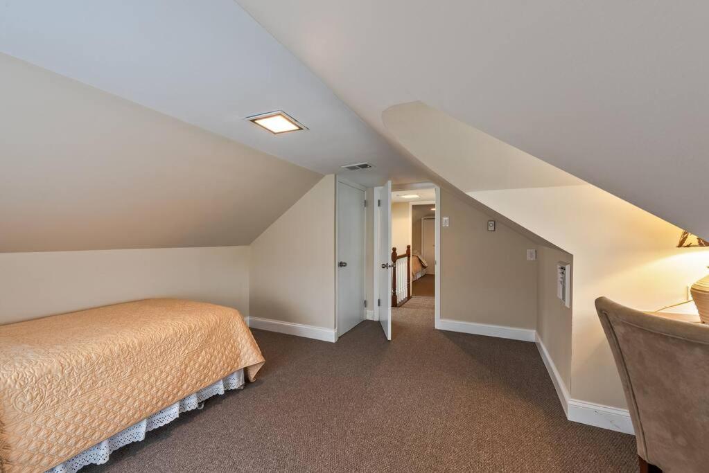 5 Bdrm House (Sleeps 10) Horsham-Philadelphia