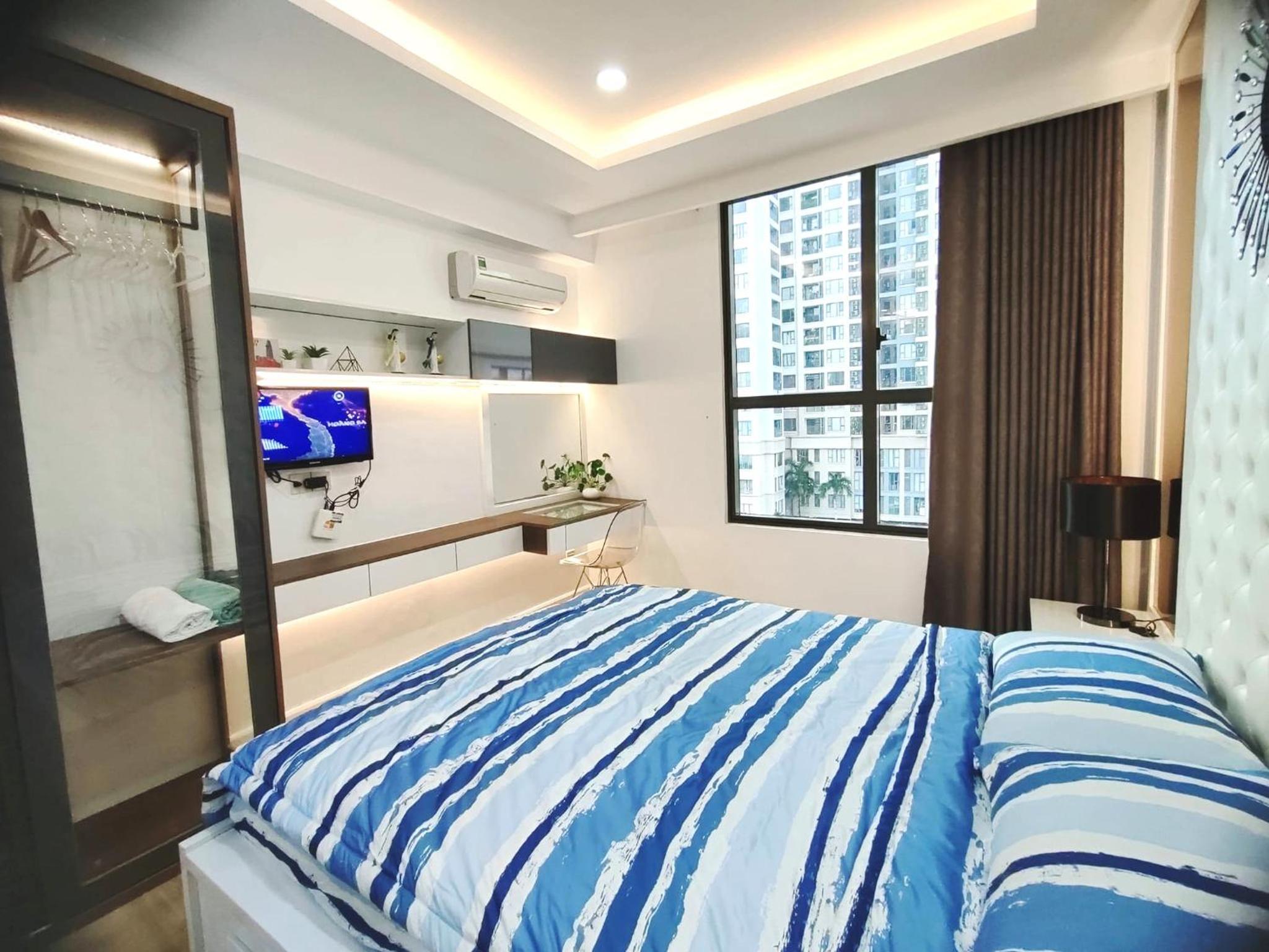 Linda Apartment-ICON56-District4-3mins to center dtrc1- INFINITY POOL- AWESOME ROOFTOP