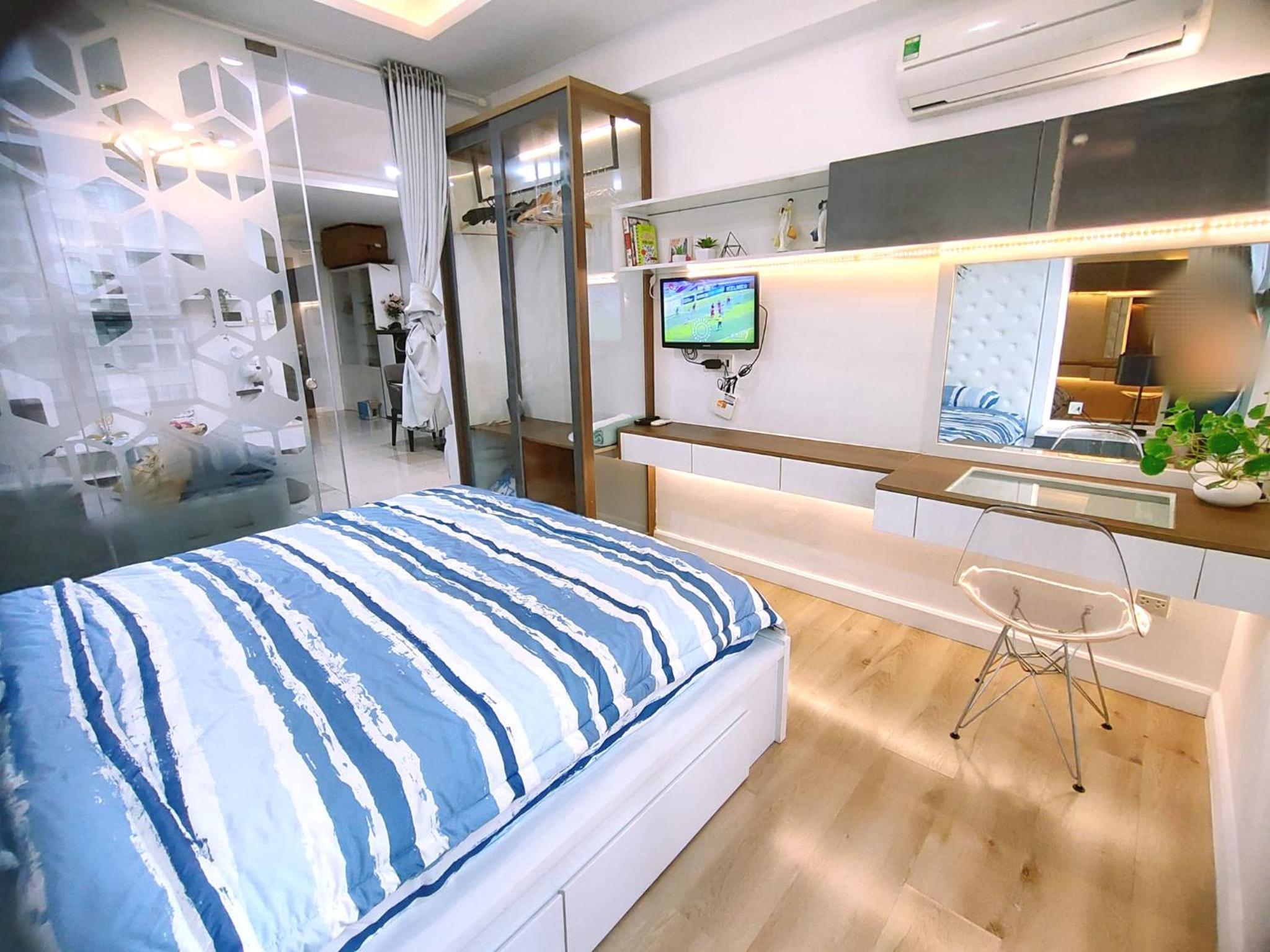 Linda Apartment-ICON56-District4-3mins to center dtrc1- INFINITY POOL- AWESOME ROOFTOP