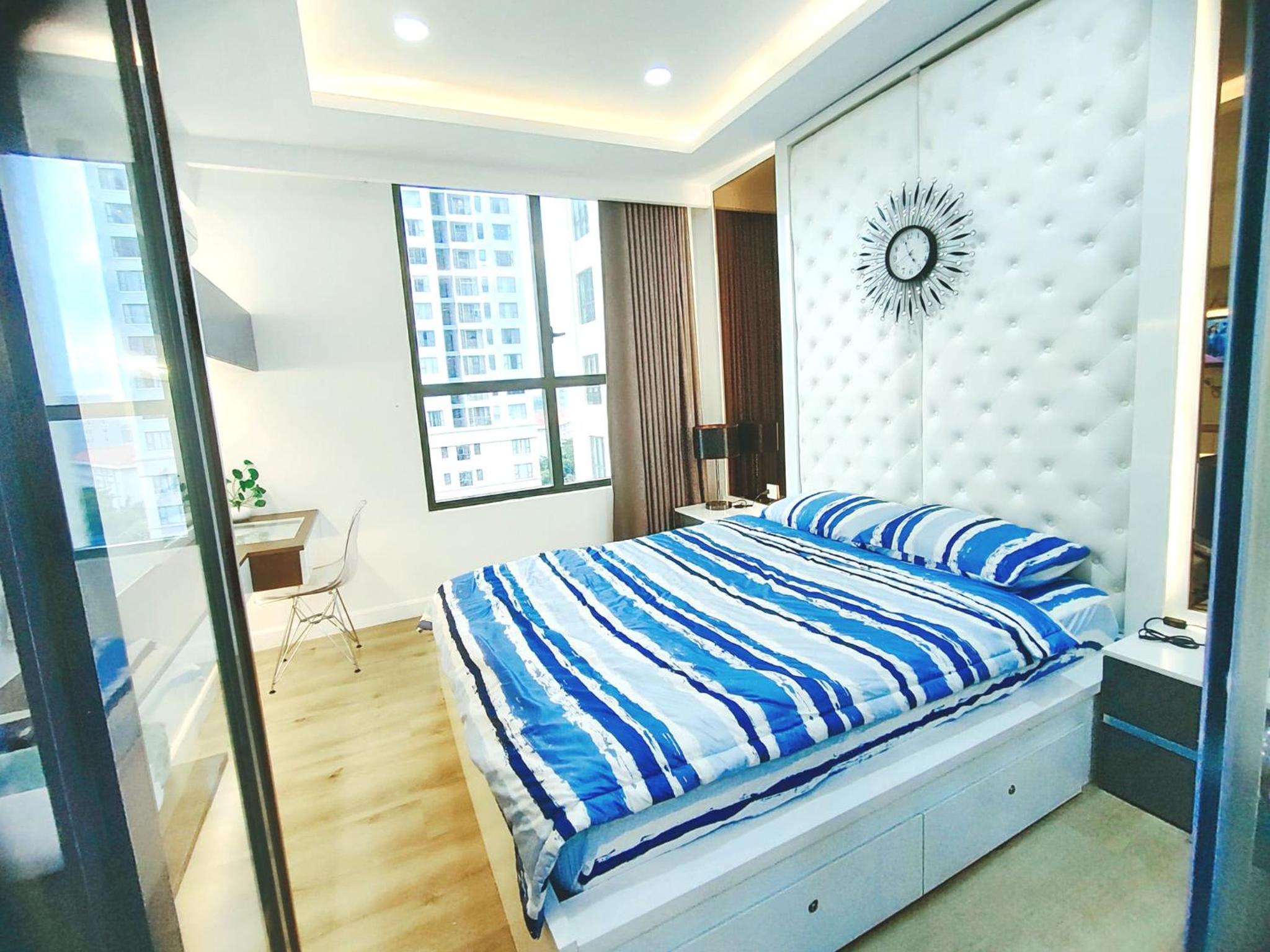Linda Apartment-ICON56-District4-3mins to center dtrc1- INFINITY POOL- AWESOME ROOFTOP