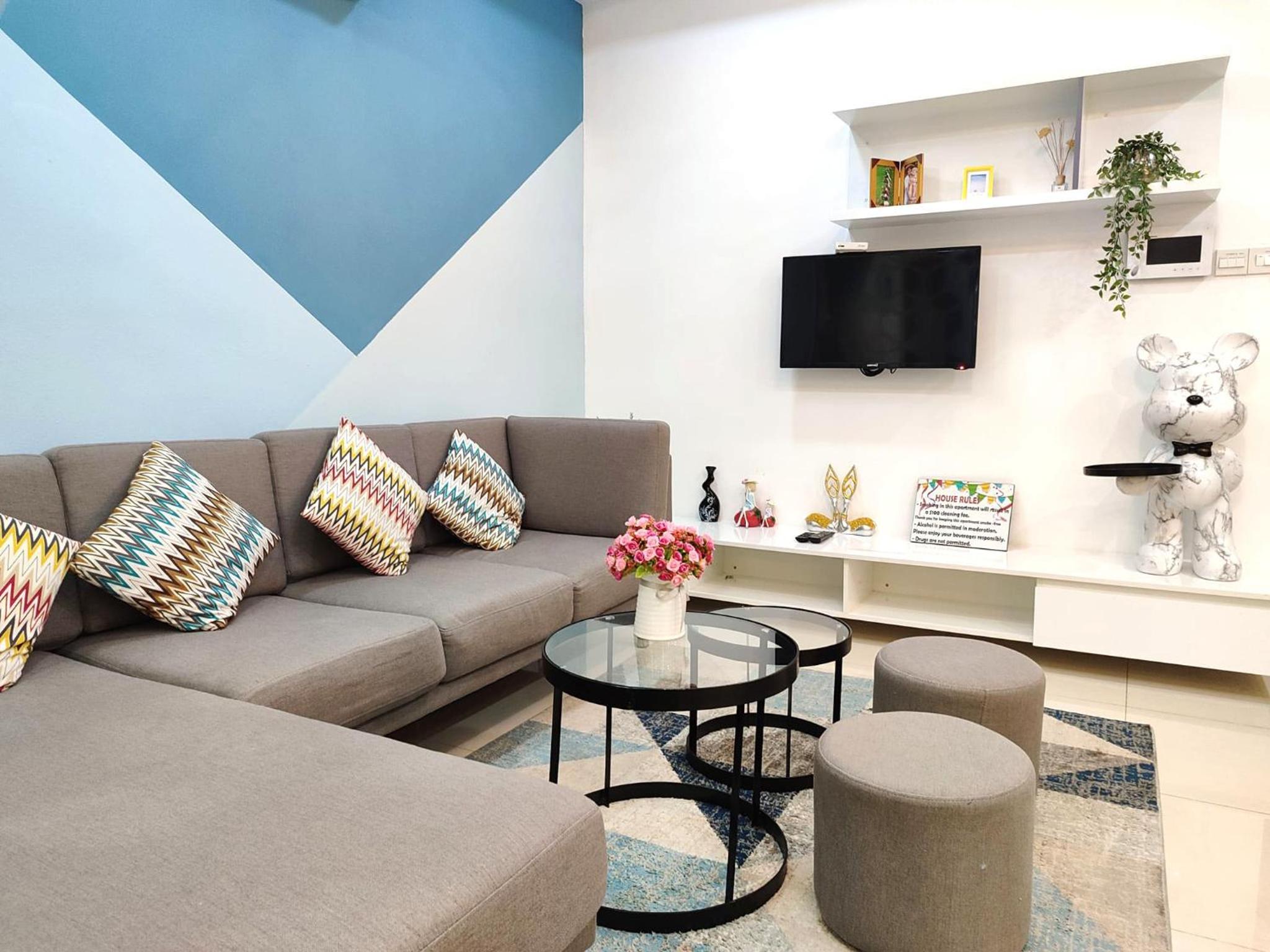 Linda Apartment-ICON56-District4-3mins to center dtrc1- INFINITY POOL- AWESOME ROOFTOP