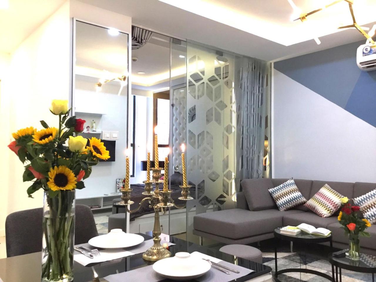 Linda Apartment-ICON56-District4-3mins to center dtrc1- INFINITY POOL- AWESOME ROOFTOP
