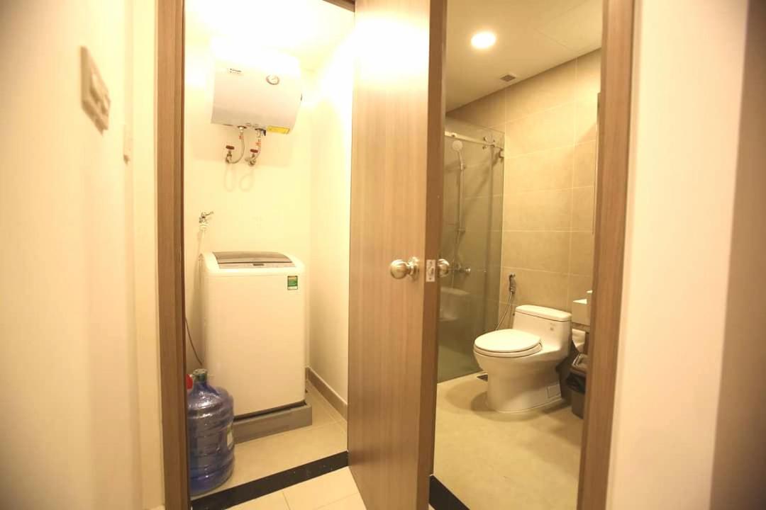 Linda Apartment-ICON56-District4-3mins to center dtrc1- INFINITY POOL- AWESOME ROOFTOP