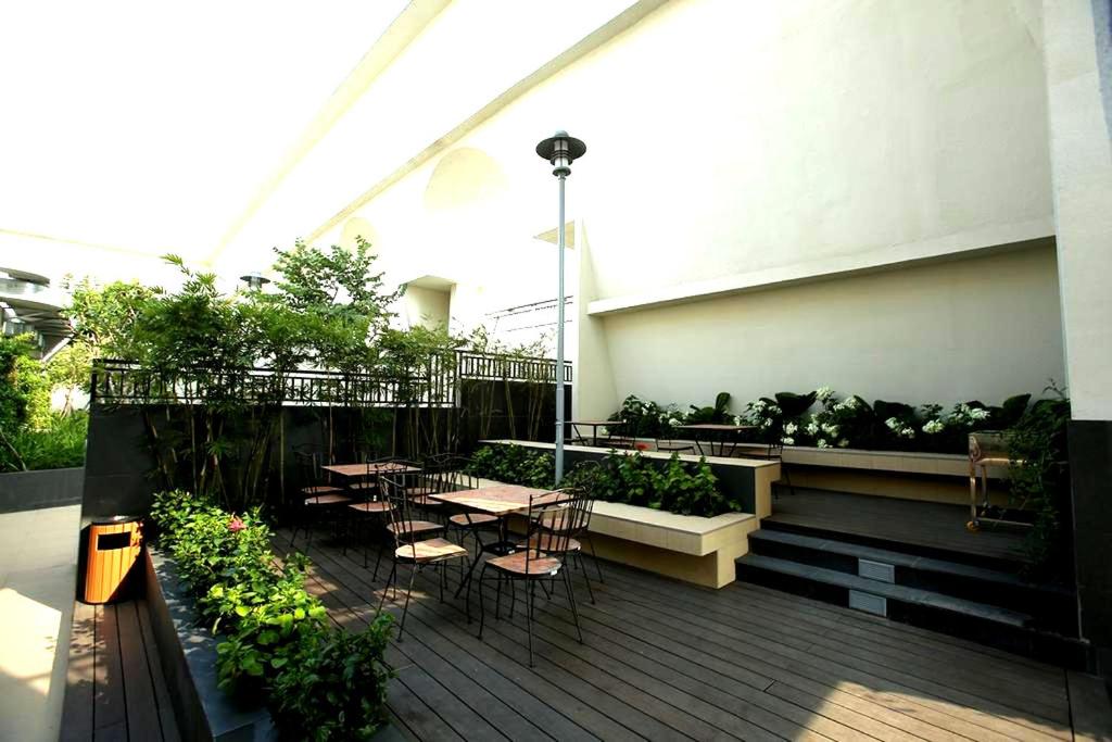 Linda Apartment-ICON56-District4-3mins to center dtrc1- INFINITY POOL- AWESOME ROOFTOP