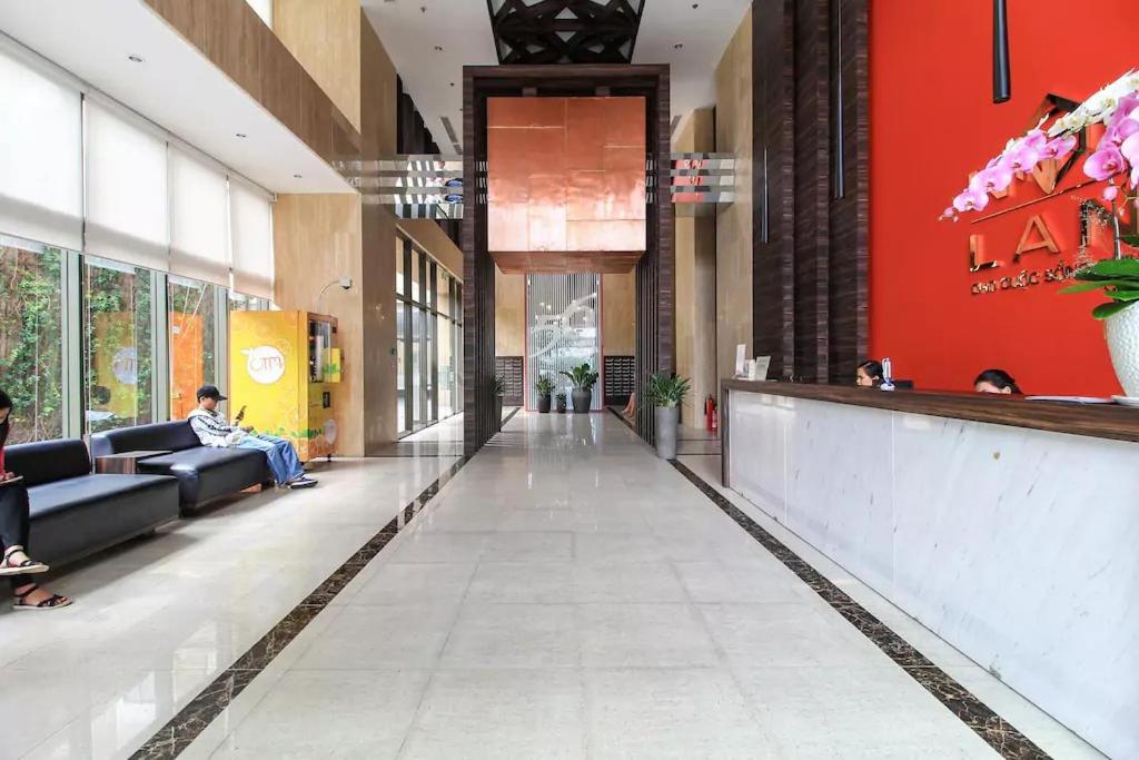 Linda Apartment-ICON56-District4-3mins to center dtrc1- INFINITY POOL- AWESOME ROOFTOP