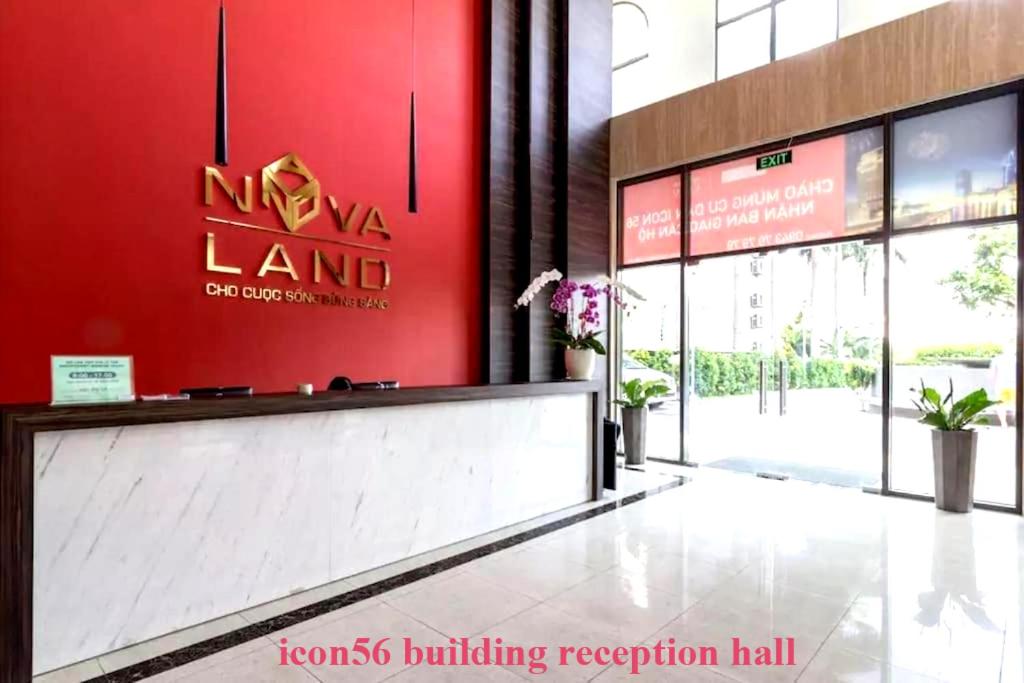Linda Apartment-ICON56-District4-3mins to center dtrc1- INFINITY POOL- AWESOME ROOFTOP
