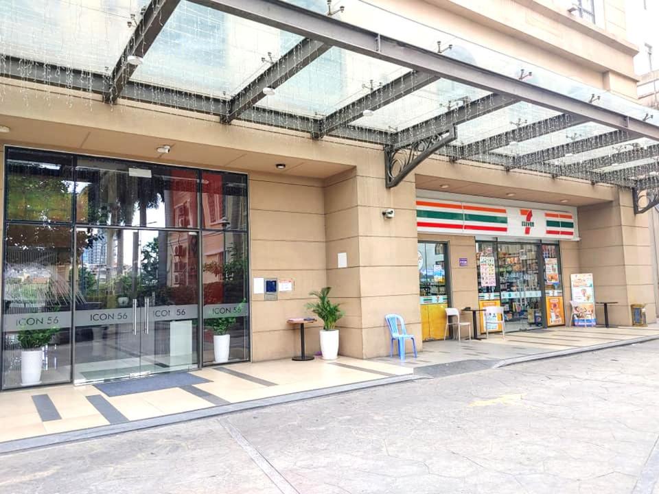 Linda Apartment-ICON56-District4-3mins to center dtrc1- INFINITY POOL- AWESOME ROOFTOP