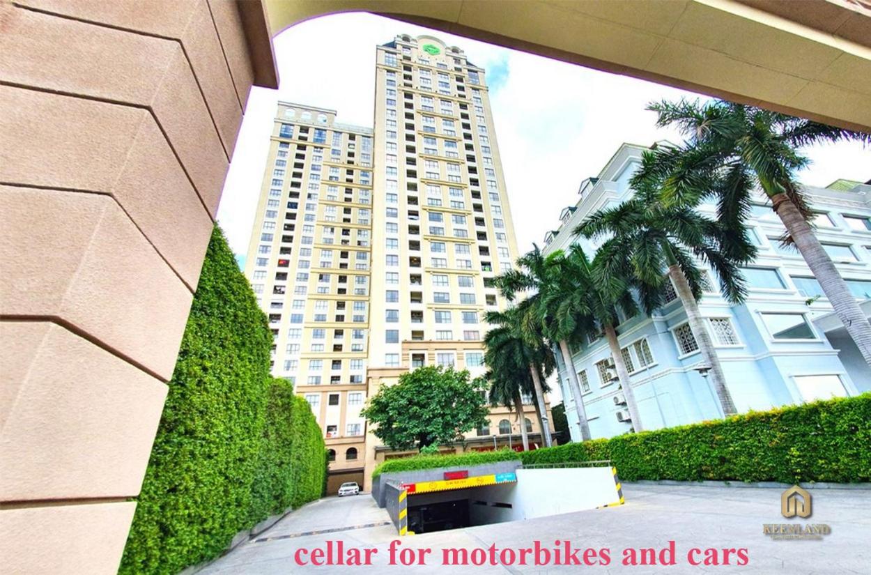 Linda Apartment-ICON56-District4-3mins to center dtrc1- INFINITY POOL- AWESOME ROOFTOP