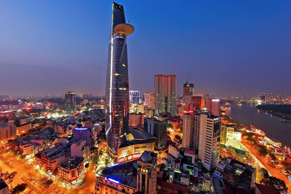 Linda Apartment-ICON56-District4-3mins to center dtrc1- INFINITY POOL- AWESOME ROOFTOP