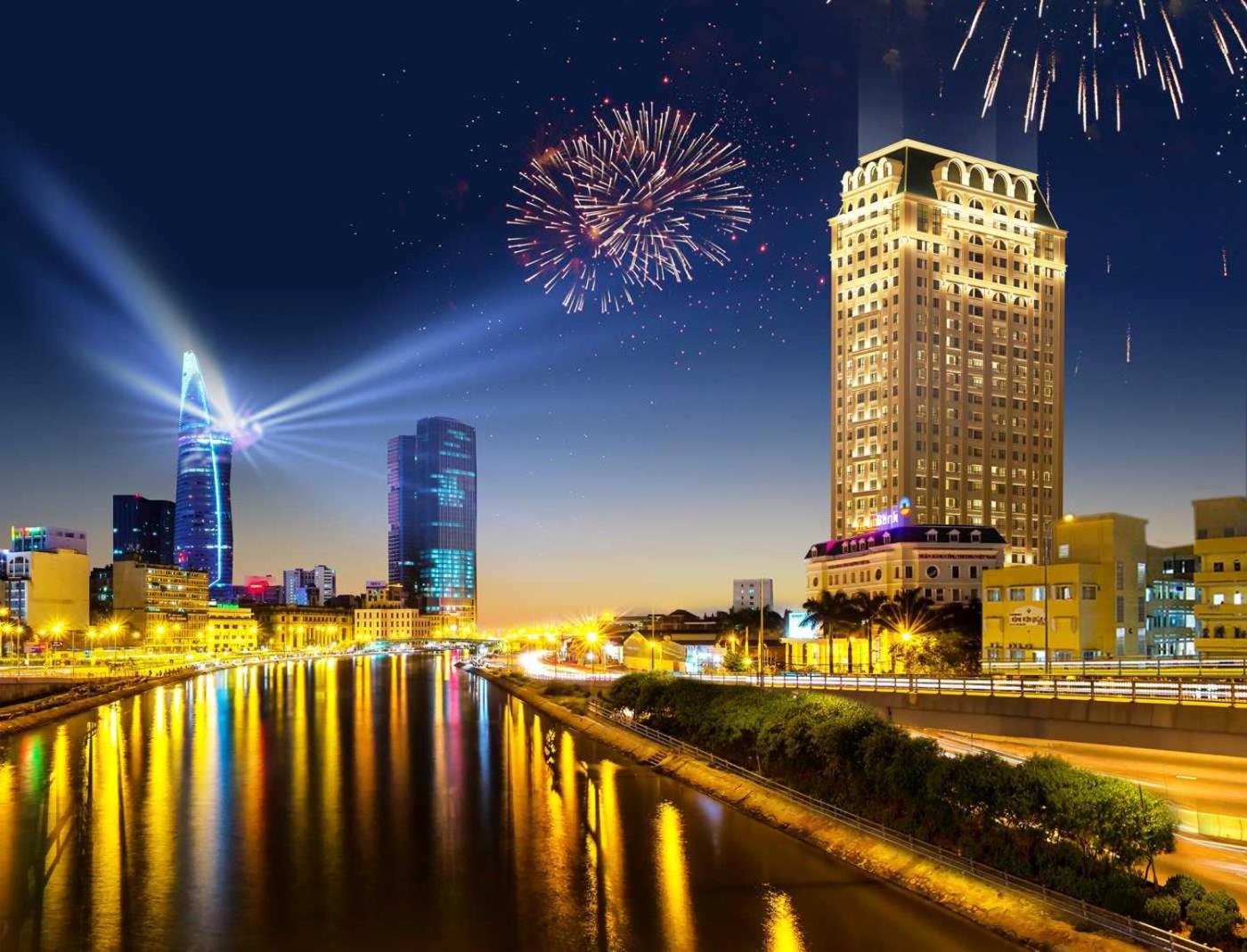 Linda Apartment-ICON56-District4-3mins to center dtrc1- INFINITY POOL- AWESOME ROOFTOP
