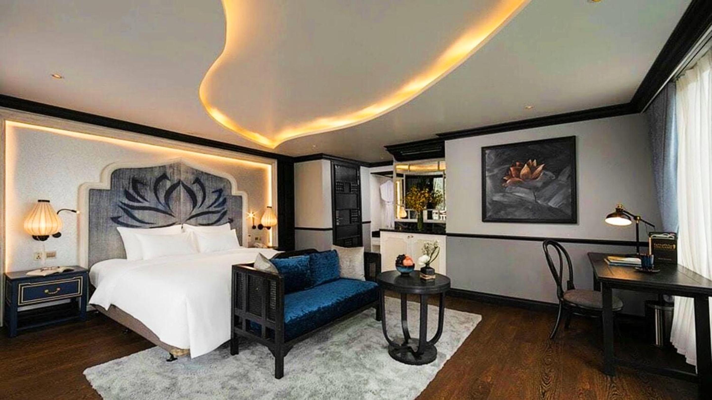 Lotus Elegance Cruise