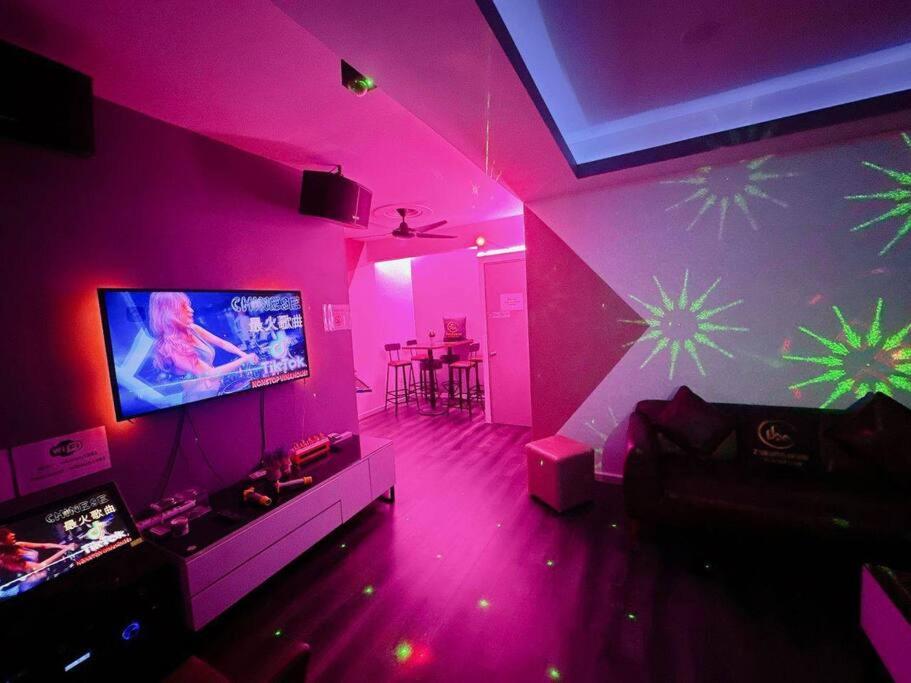 LED Garden BBQ Karaoke Tmn Daya