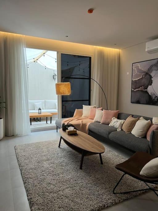 Luxurious Condo in Ar Rabi Self Check-in