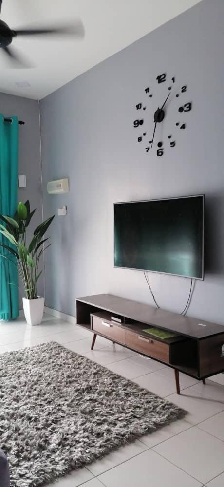 DKAMAR Homestay At Desaru, IKEA Concept, Wifi, 3 Airconds, Nearby Desaru Beach photo 4
